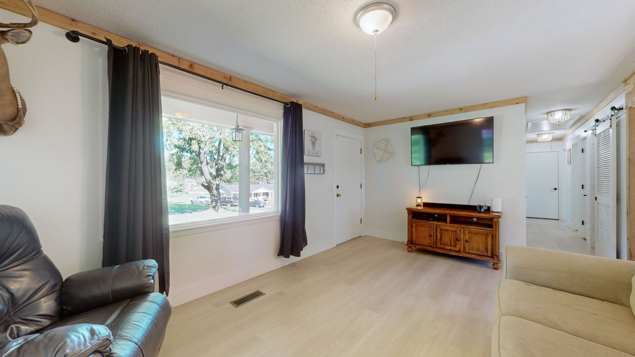 Image 6 of 22 For 8397 Gower Trail