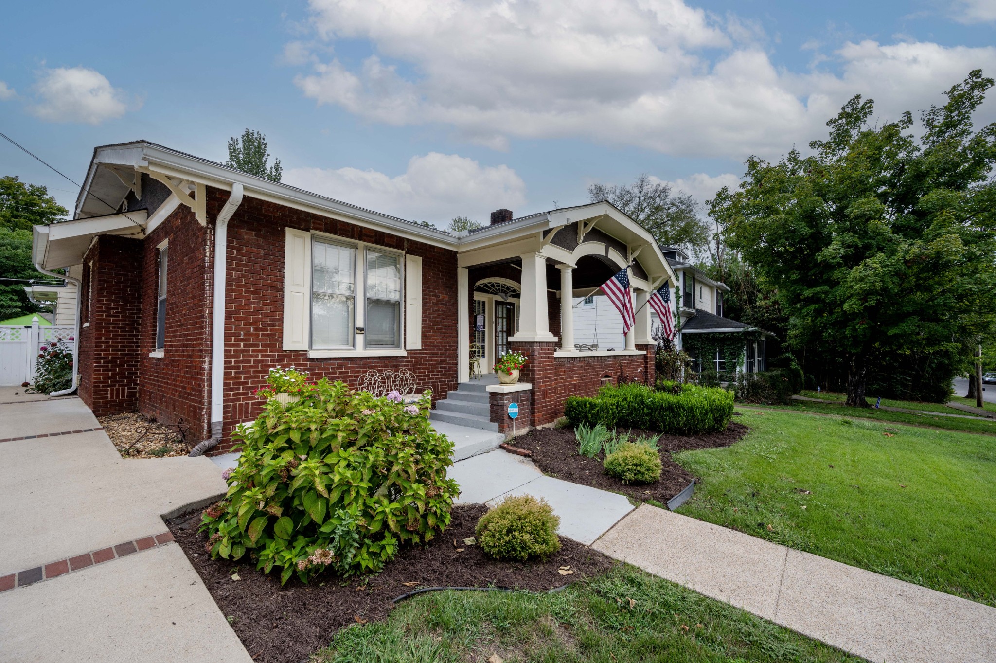 Image 11 of 30 For 16824 17th Avenue