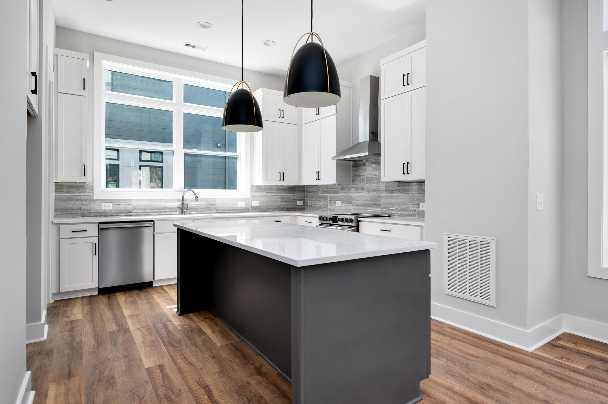 Image 3 of 62 For 8293 158th Street