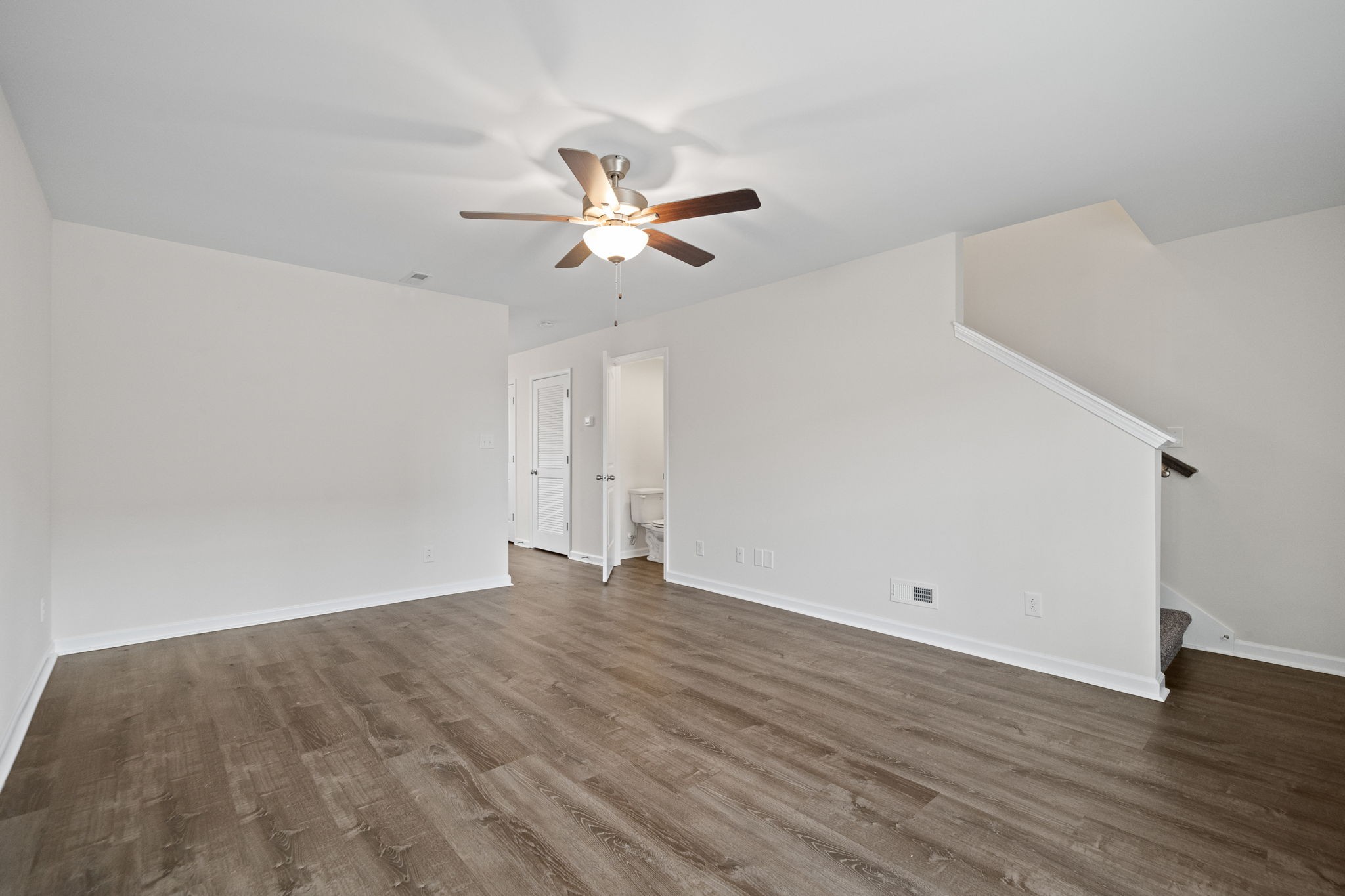 Image 9 of 31 For 2829 Lakefront Drive