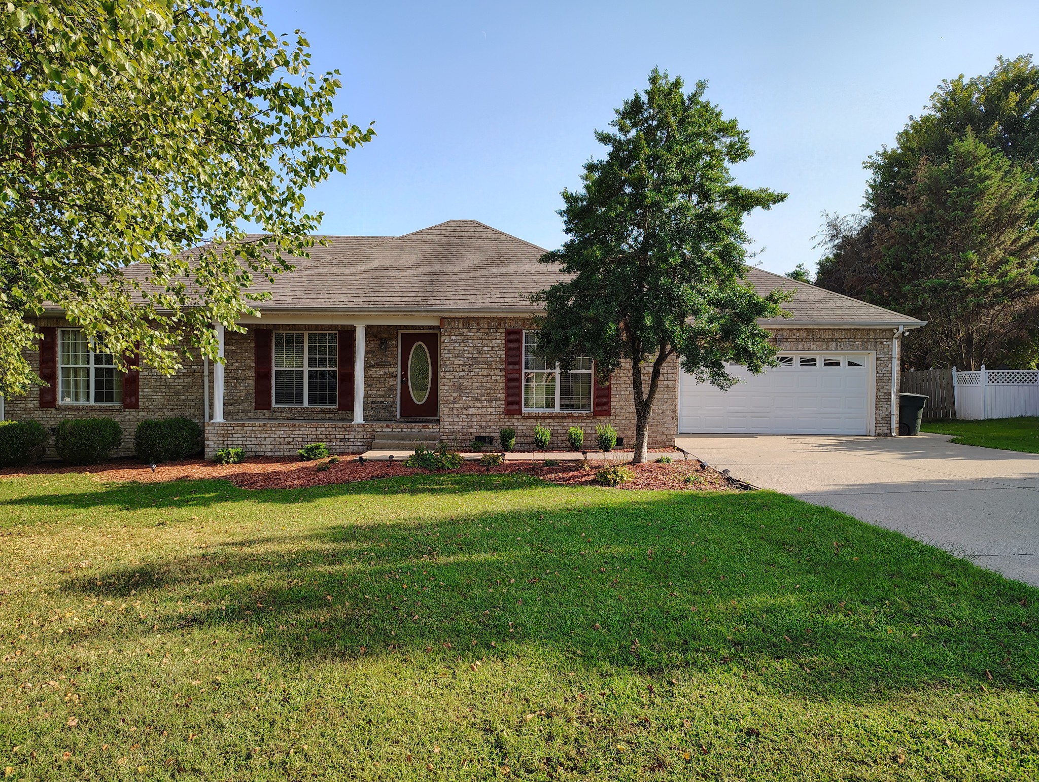 Listing photo id 0 for 3776 Honeylocust Drive