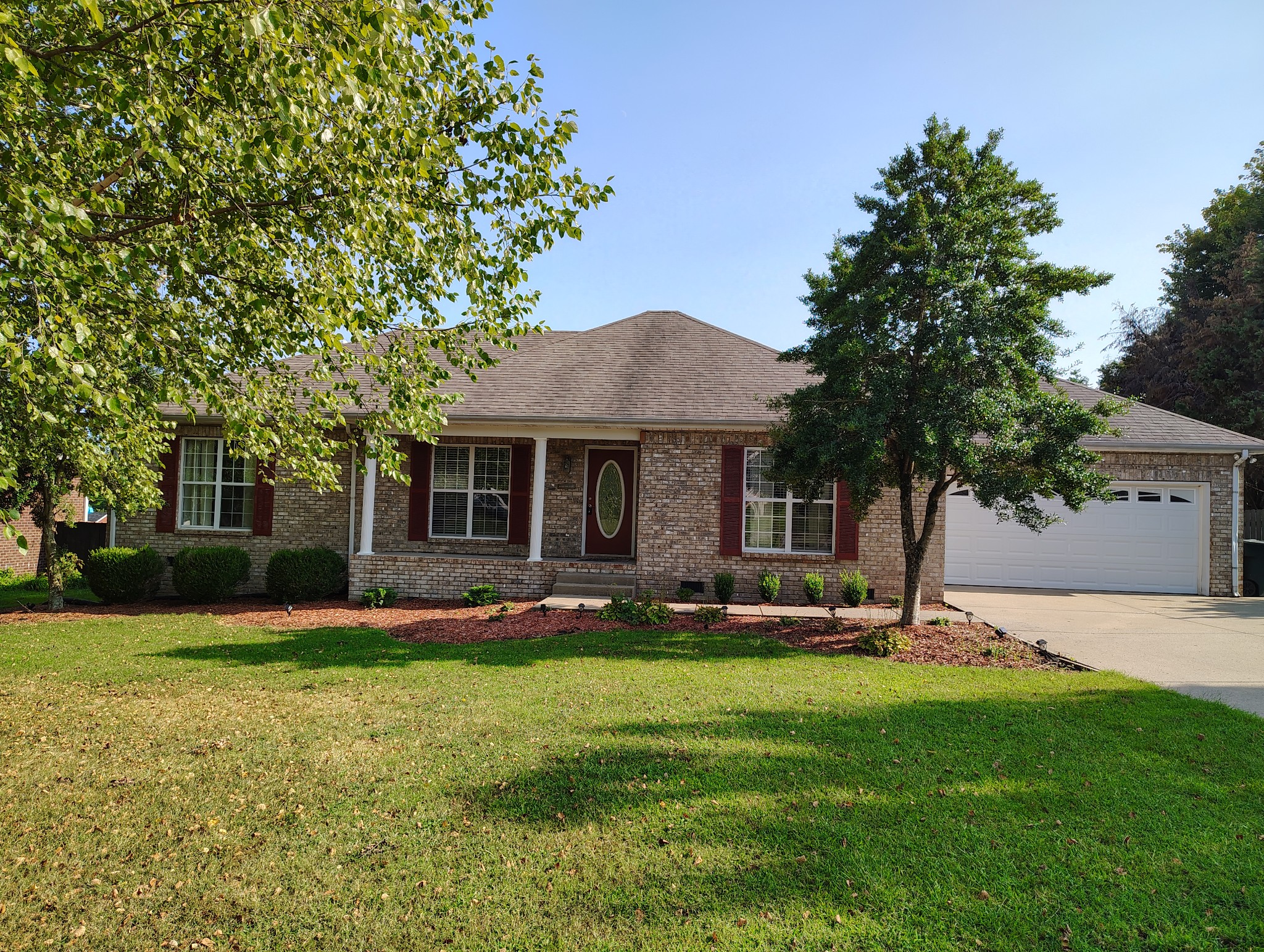 Listing photo id 1 for 3776 Honeylocust Drive