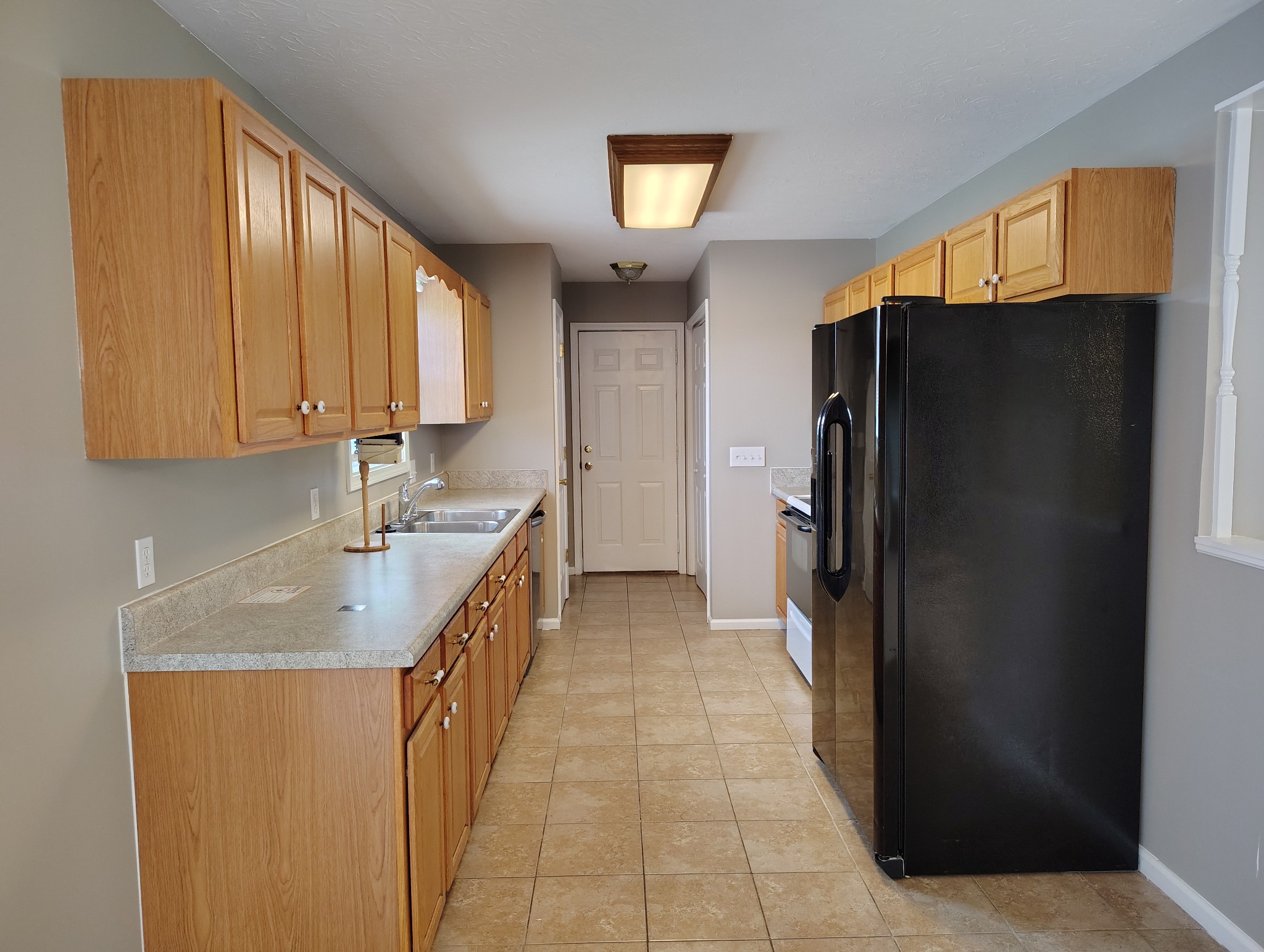 Listing photo id 4 for 3776 Honeylocust Drive