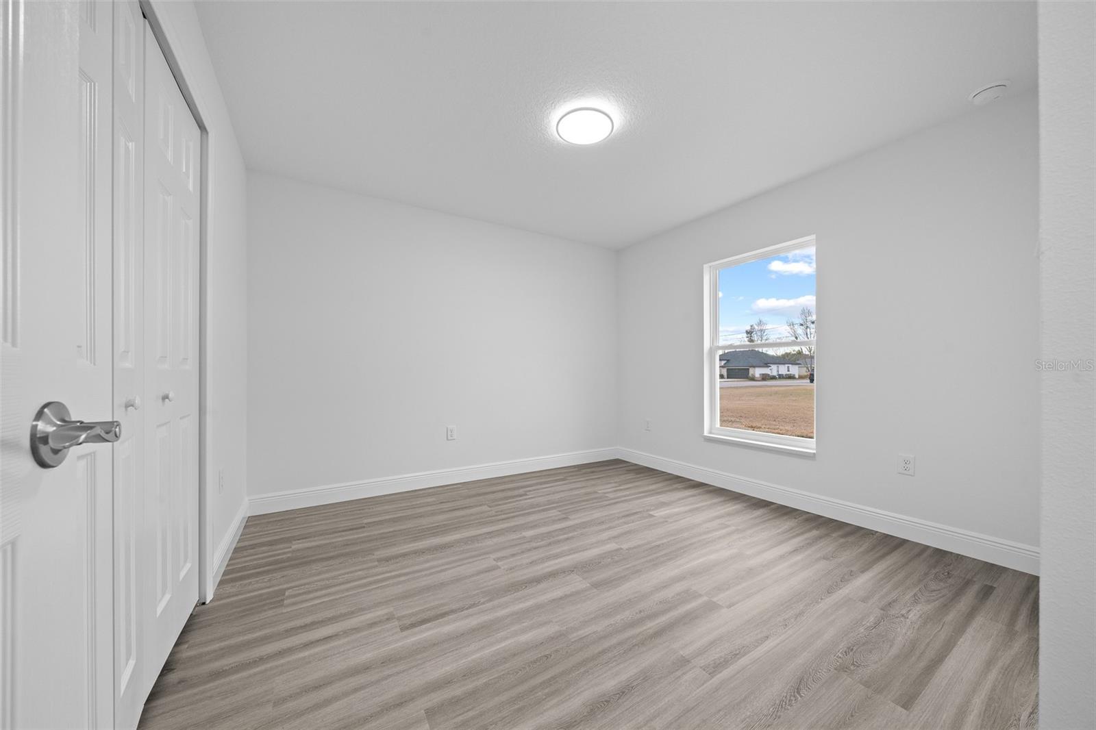 Image 26 of 39 For 7 Walnut Place