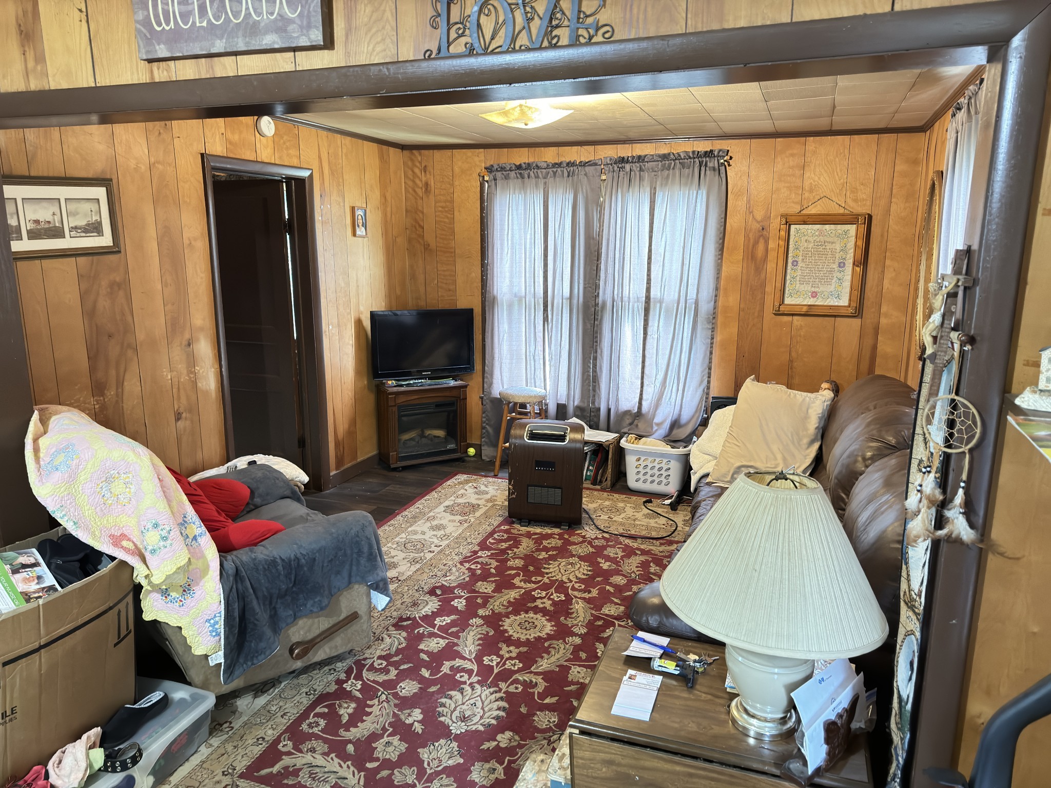 Image 4 of 39 For 7 Walnut Place