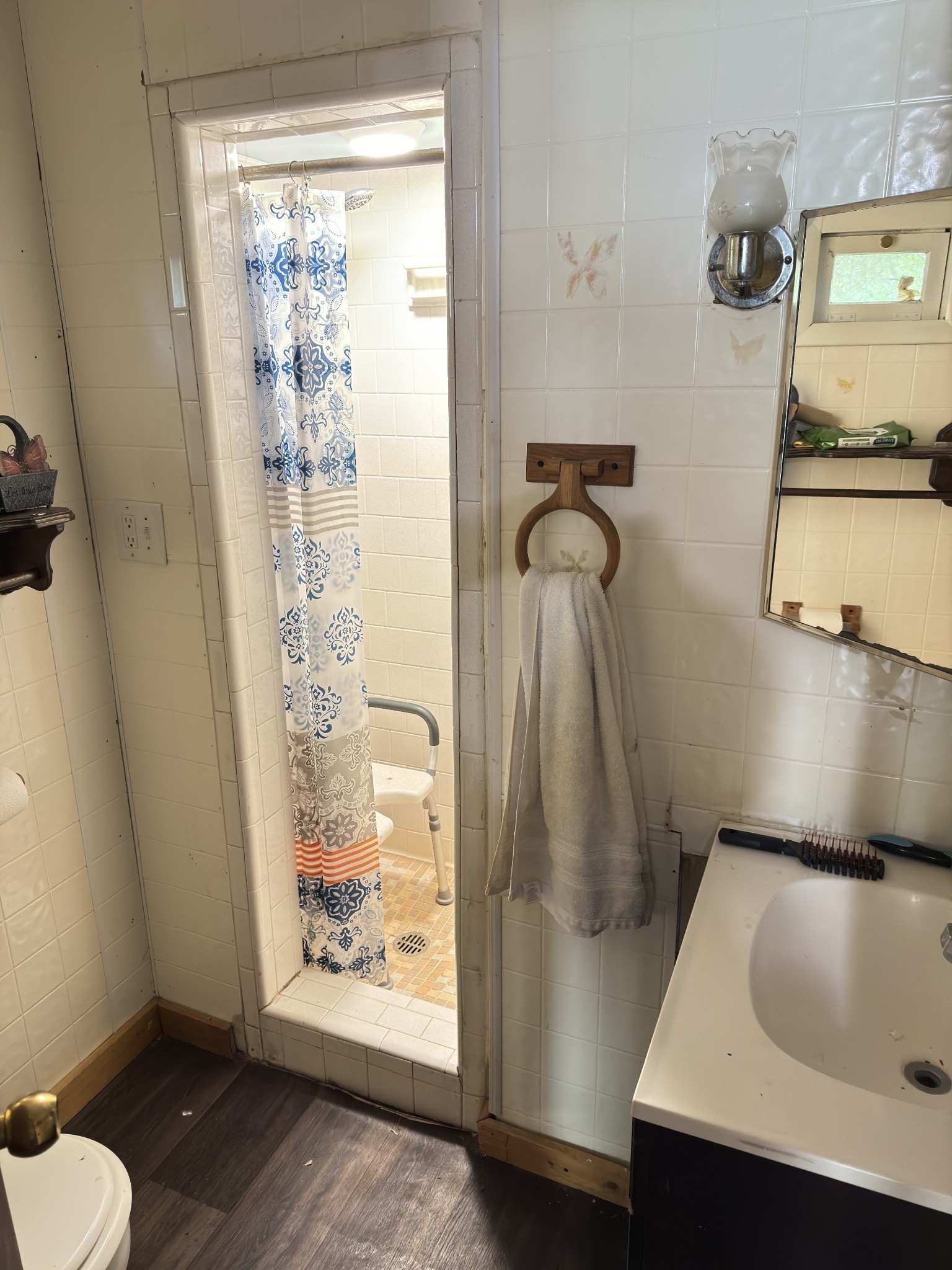 Image 7 of 39 For 7 Walnut Place