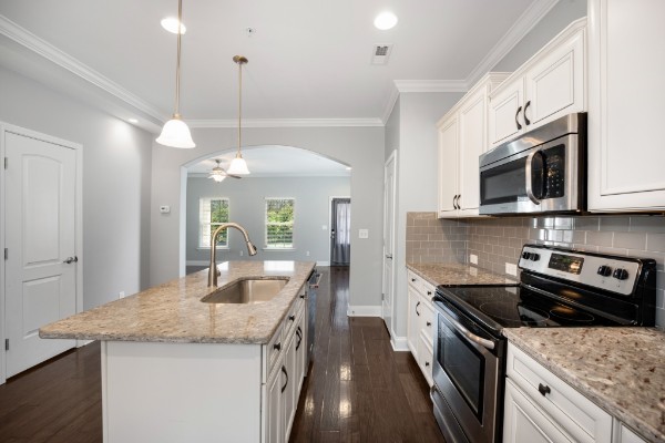 Image 3 of 22 For 4915 81st Loop