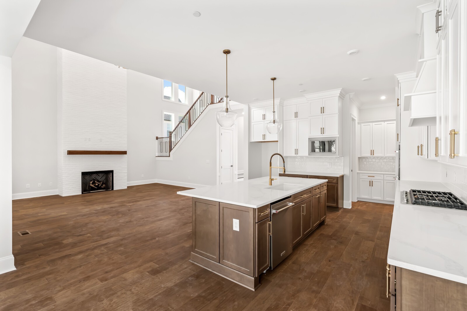 Image 18 of 22 For 206 8th Avenue