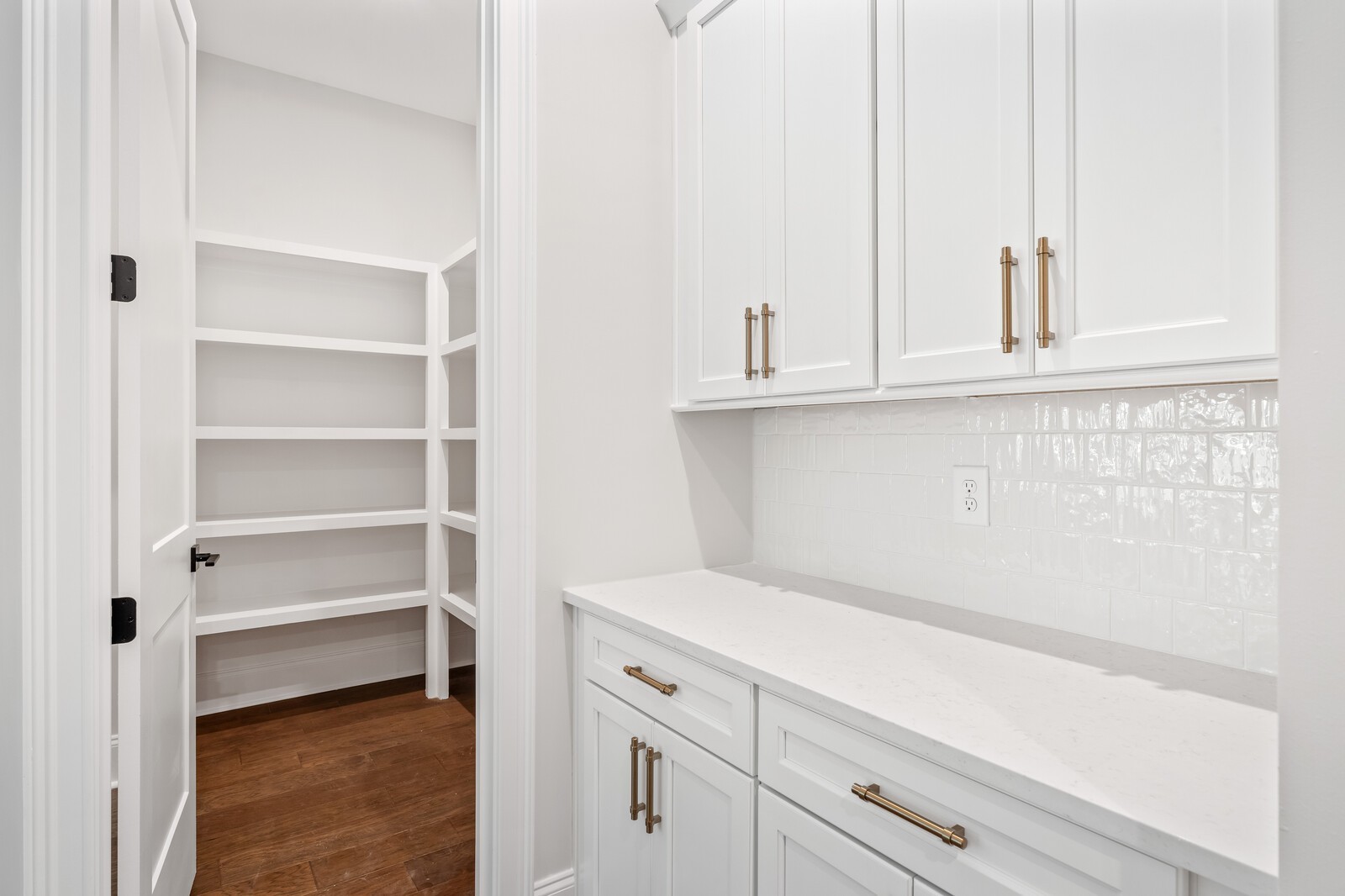 Image 21 of 22 For 206 8th Avenue