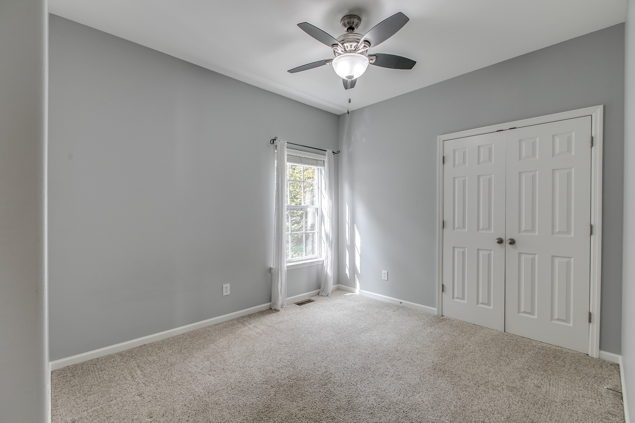 Image 31 of 32 For 4386 158 Court