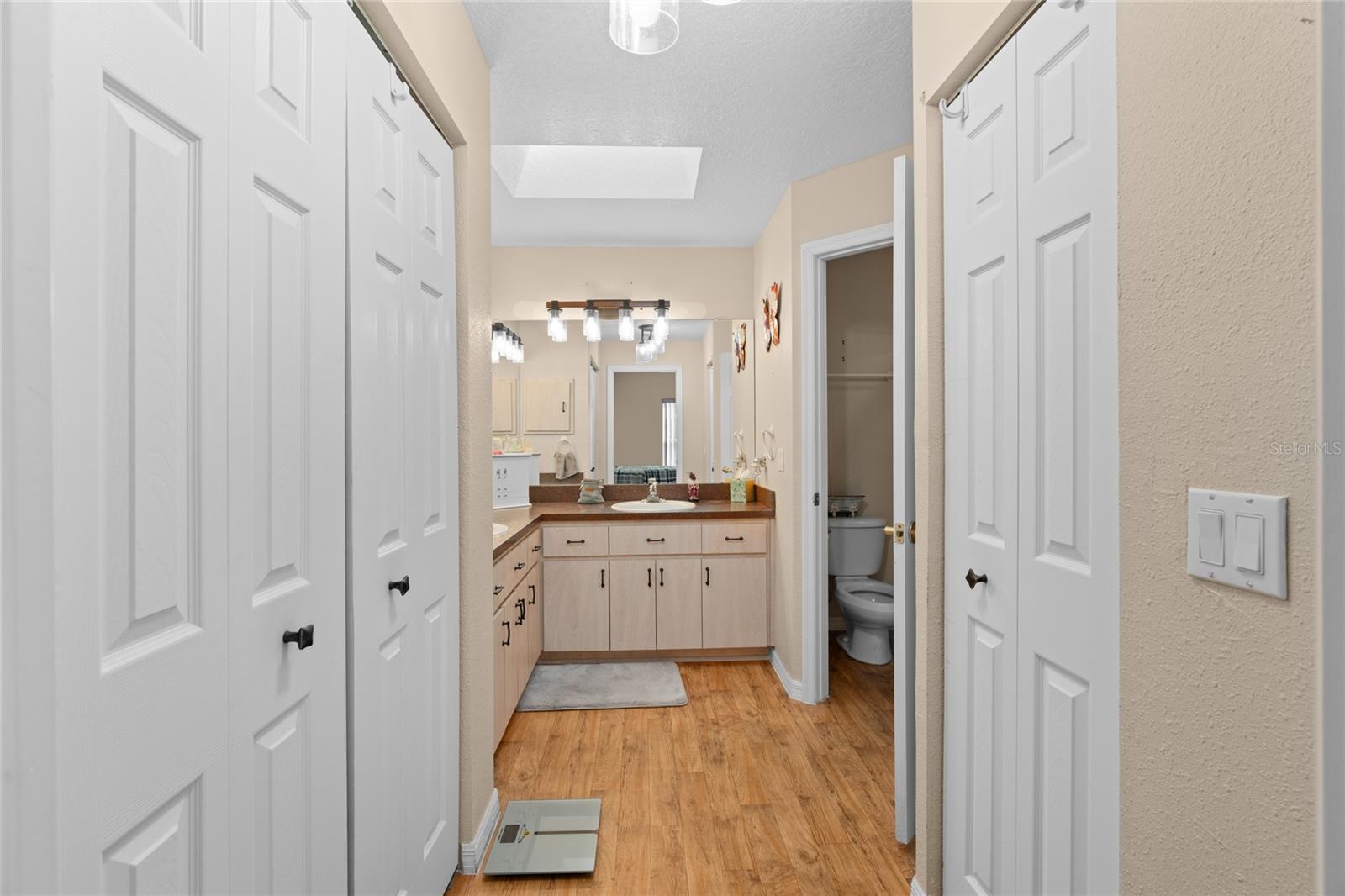 Listing photo id 10 for 10468 Drew Bryant Circle