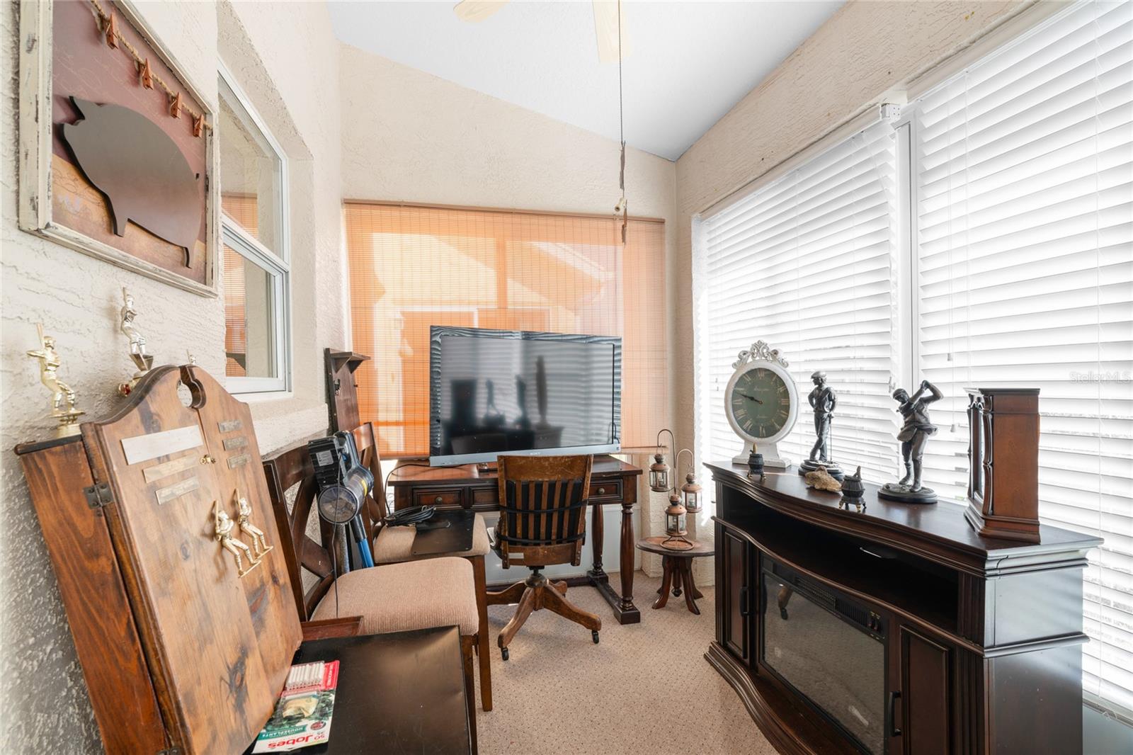 Listing photo id 15 for 10468 Drew Bryant Circle