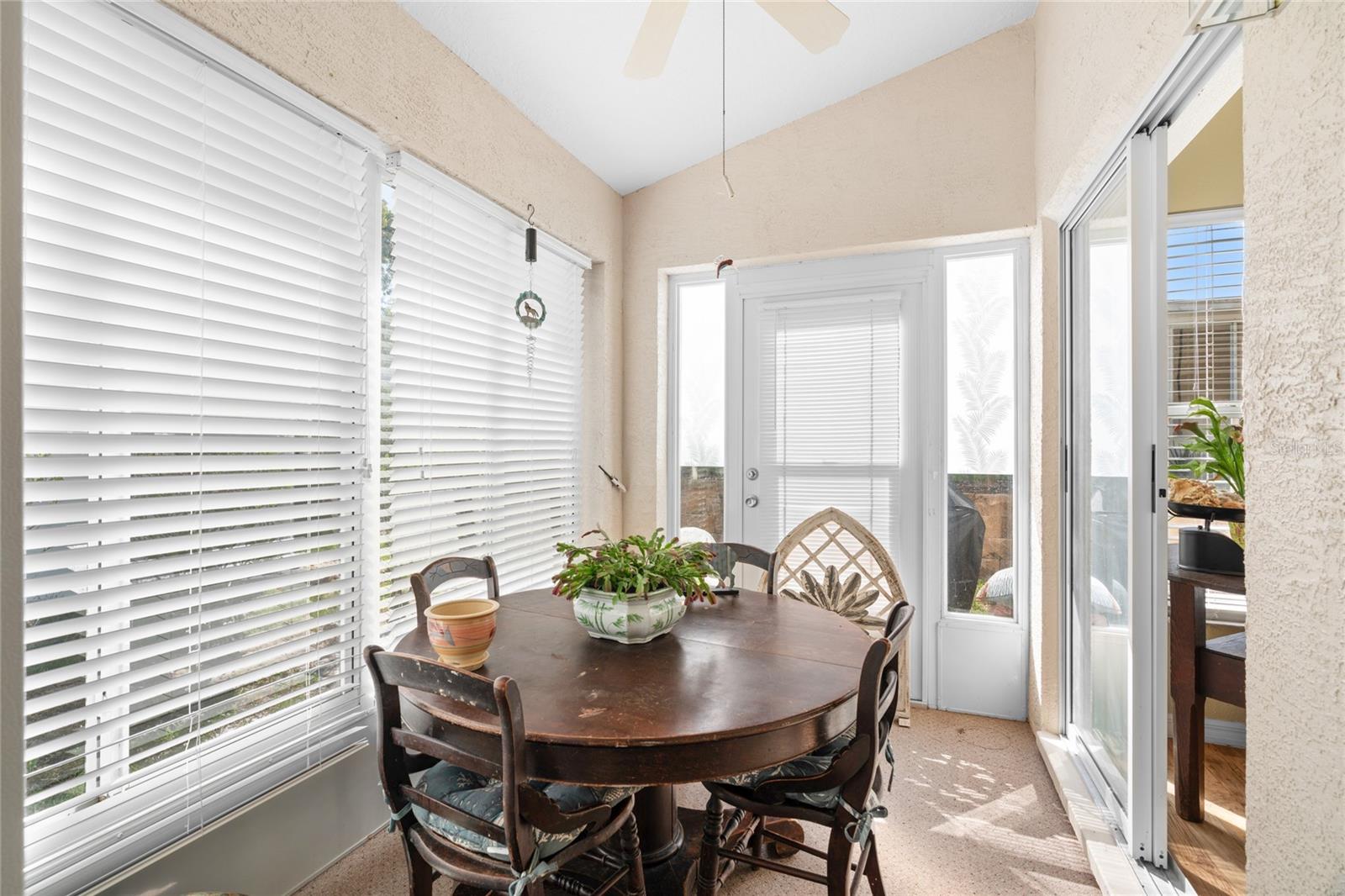 Listing photo id 16 for 10468 Drew Bryant Circle