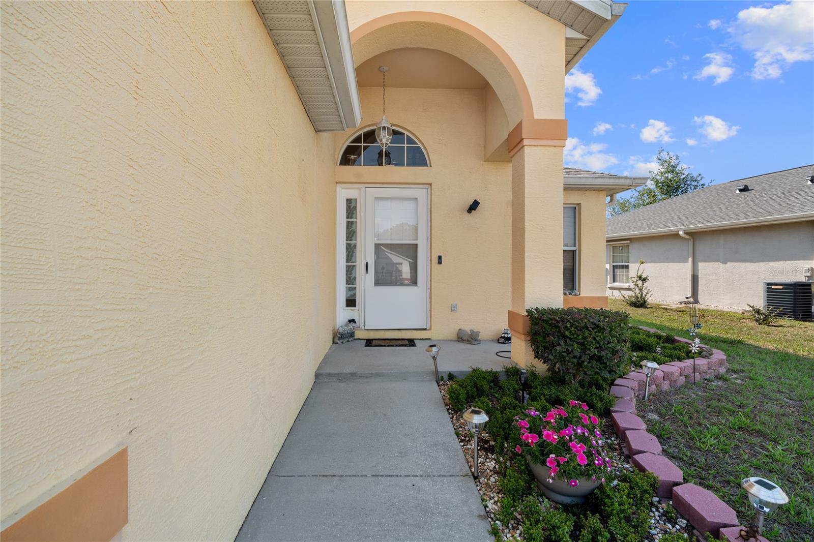 Listing photo id 0 for 10468 Drew Bryant Circle