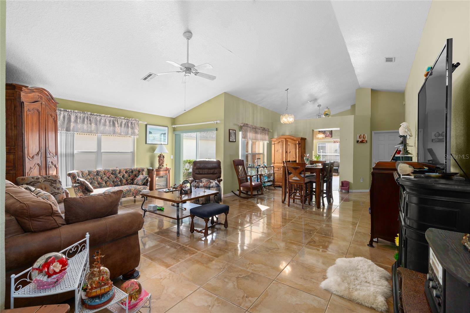 Listing photo id 2 for 10468 Drew Bryant Circle