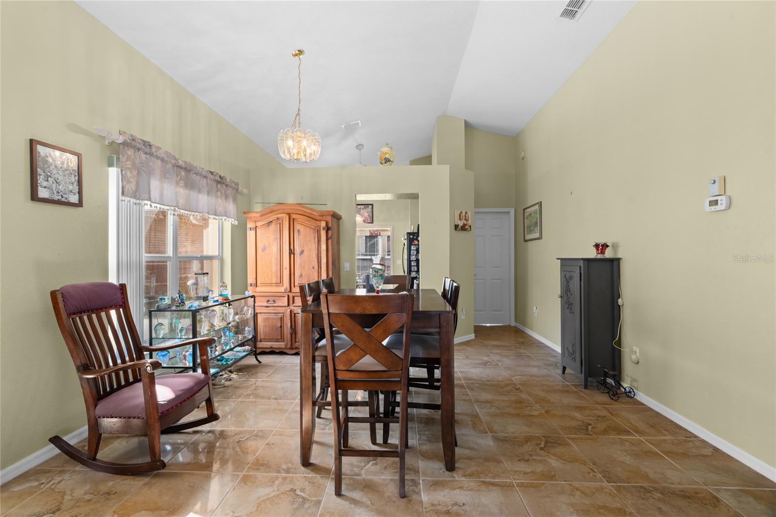 Listing photo id 4 for 10468 Drew Bryant Circle