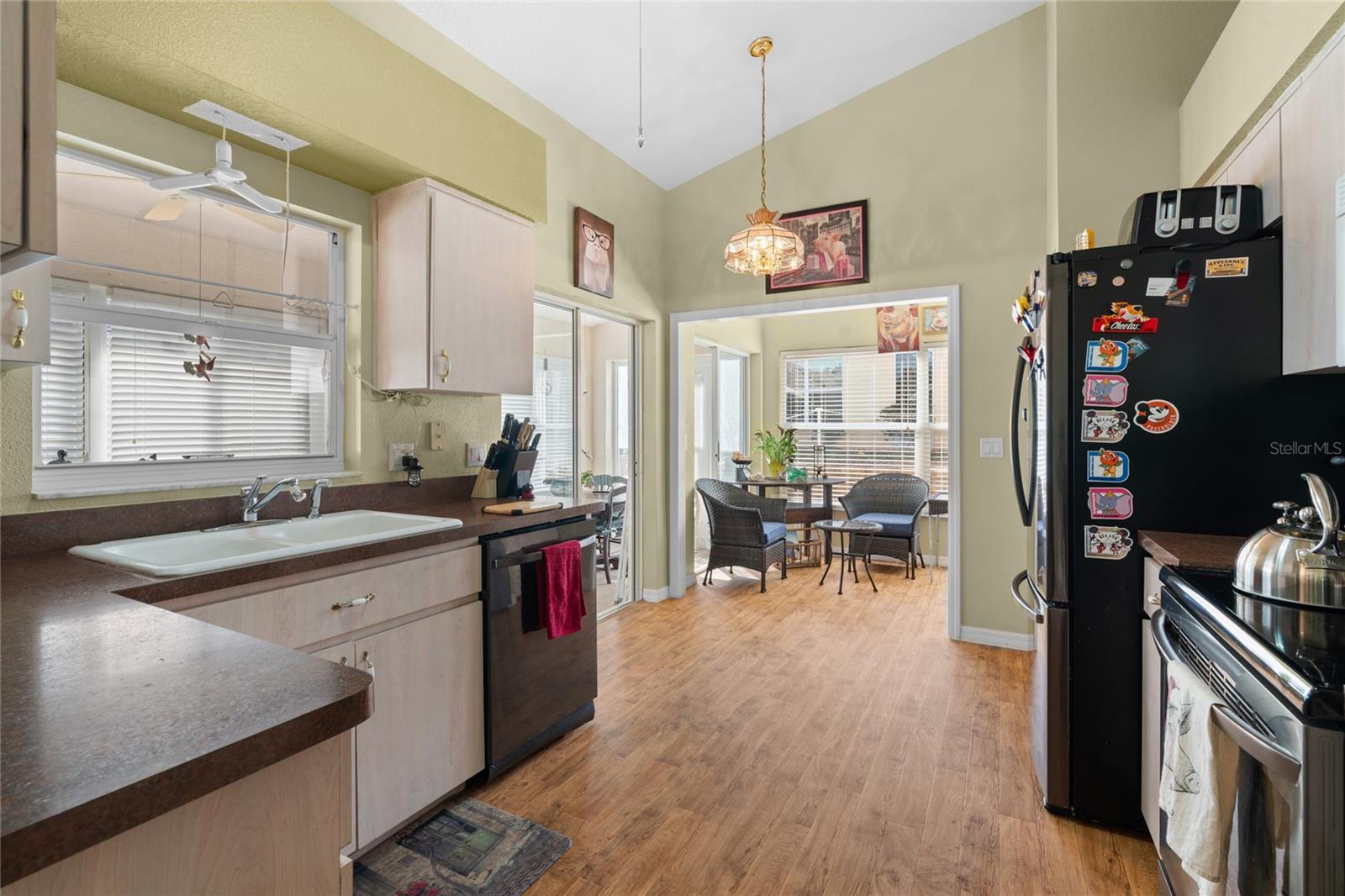 Listing photo id 7 for 10468 Drew Bryant Circle