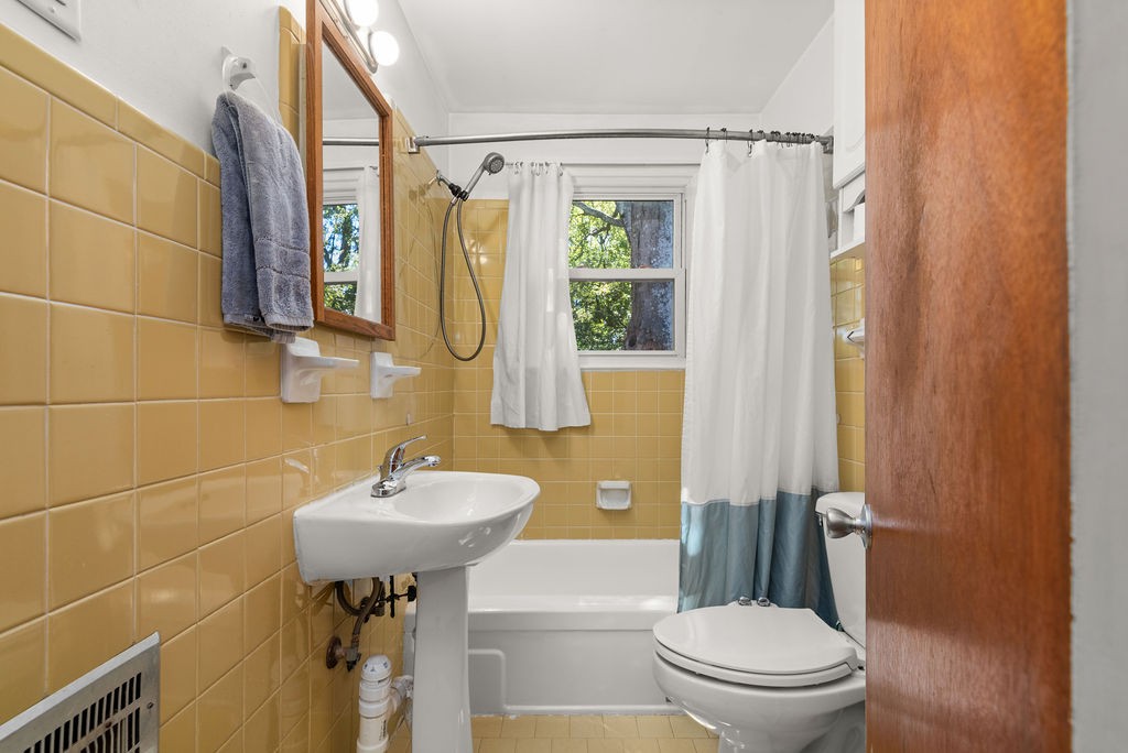 Image 15 of 19 For 4520 28th Street