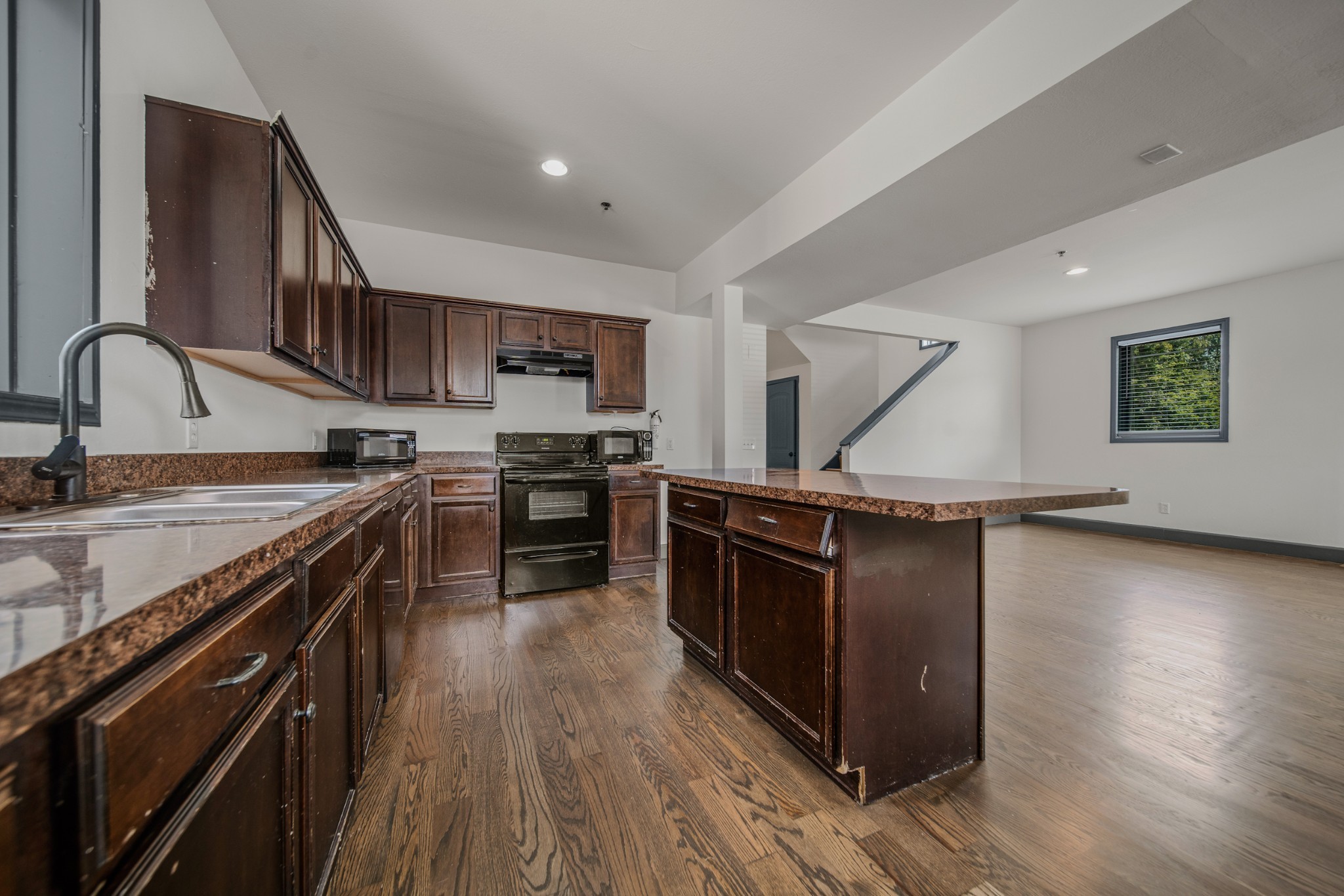 Listing photo id 8 for 2434 Walnut Heights Road