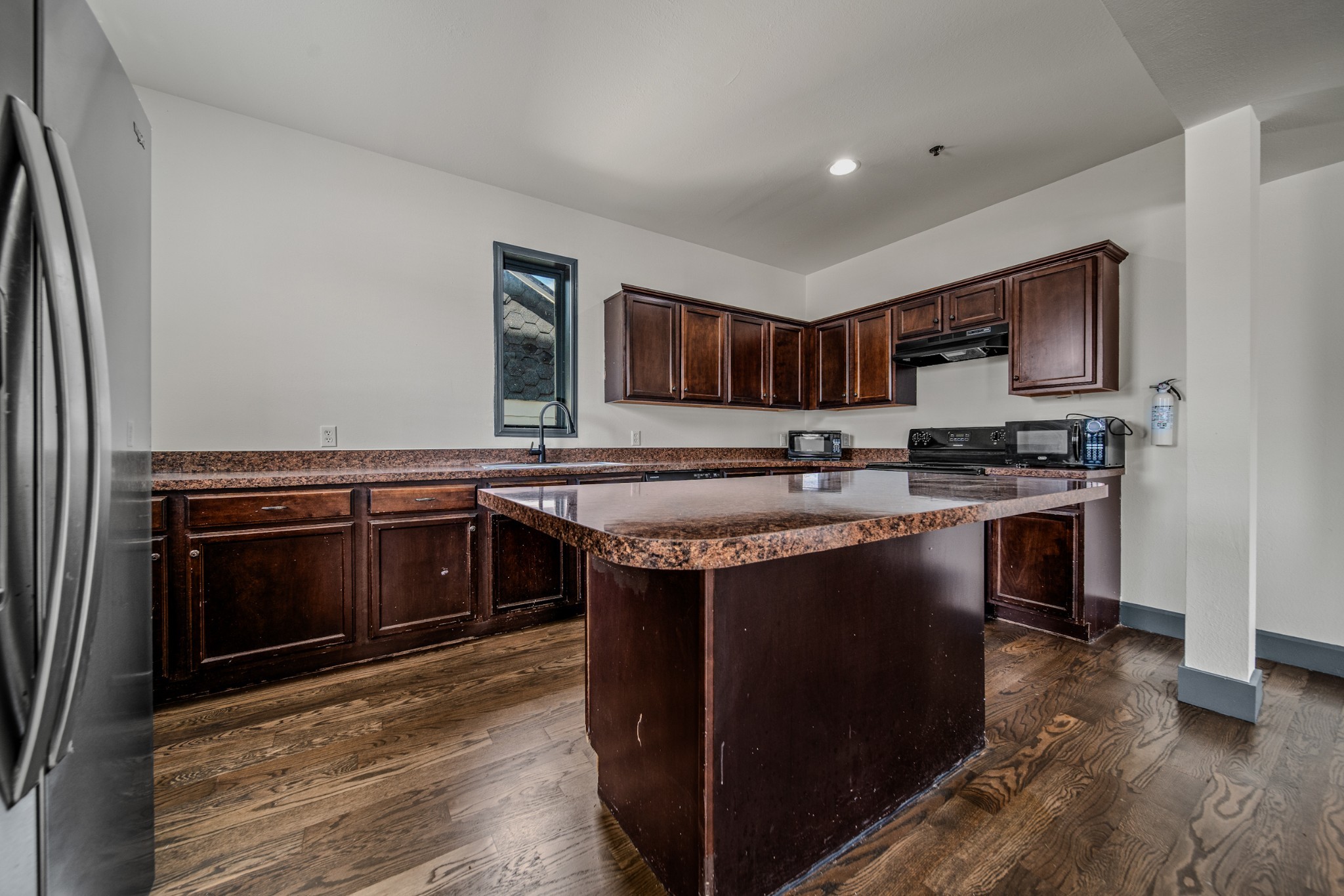 Listing photo id 9 for 2434 Walnut Heights Road