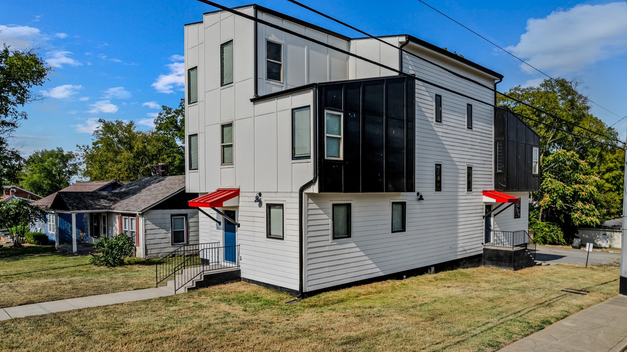 Listing photo id 0 for 2434 Walnut Heights Road