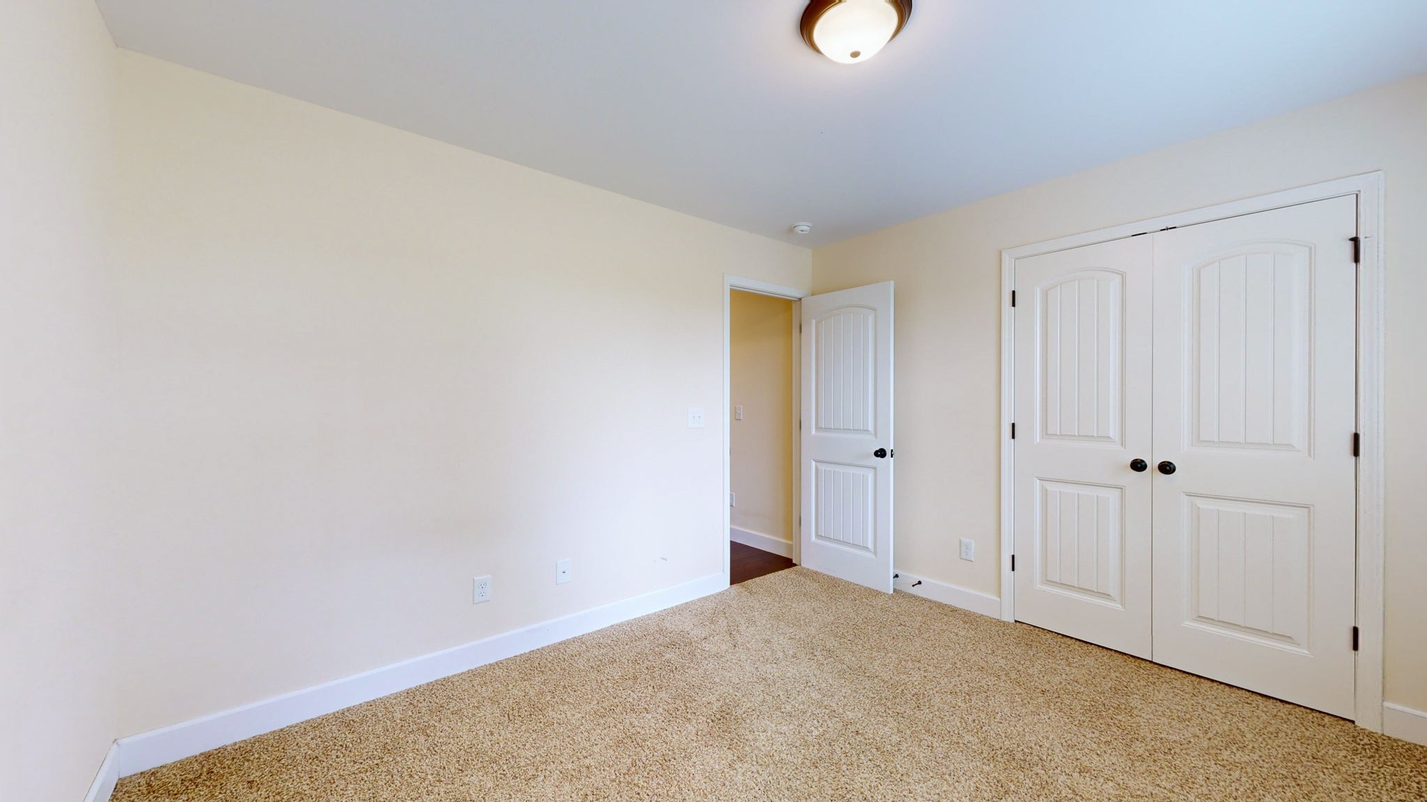 Listing photo id 16 for 2153 28th Lane
