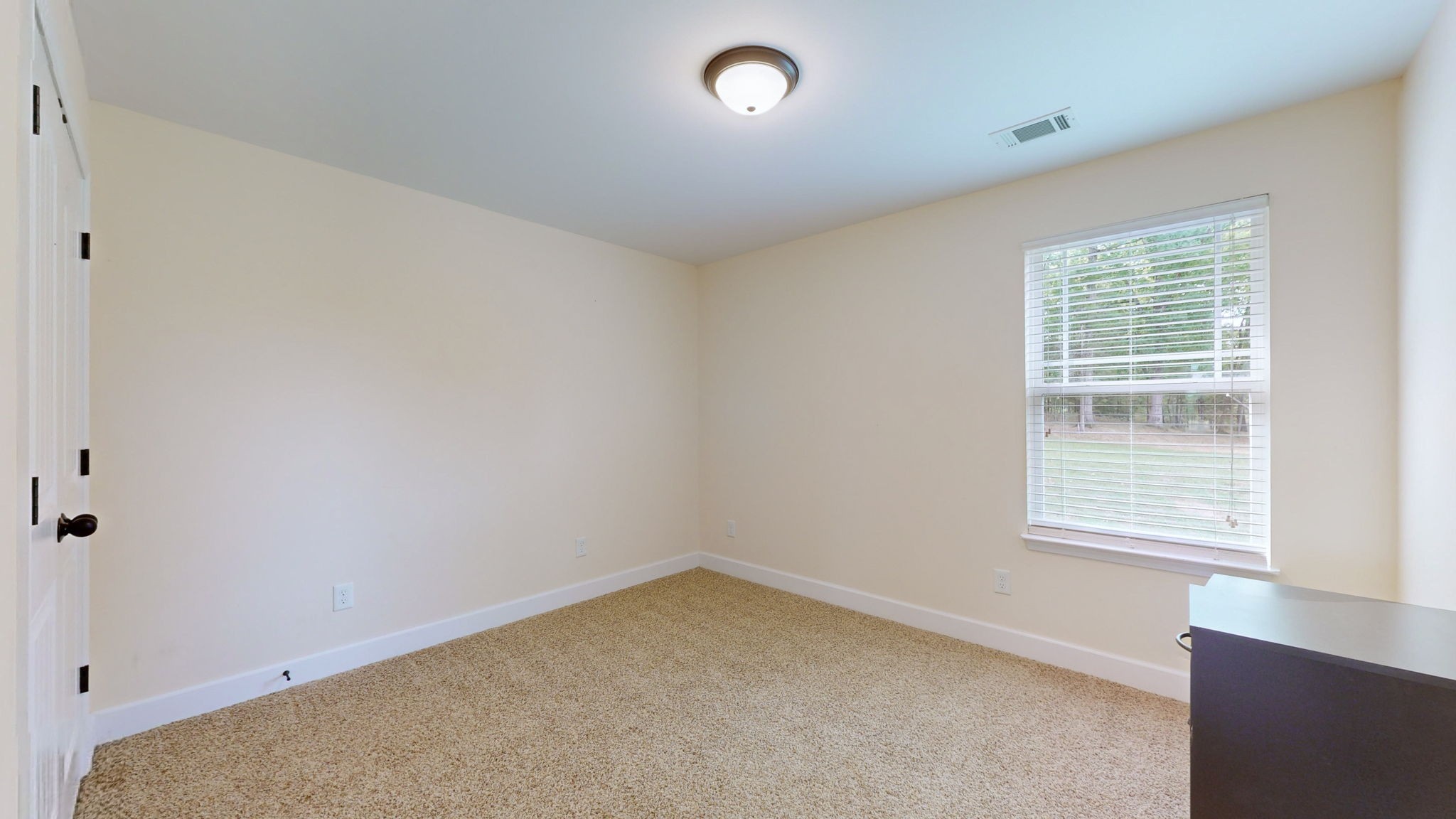 Listing photo id 19 for 2153 28th Lane
