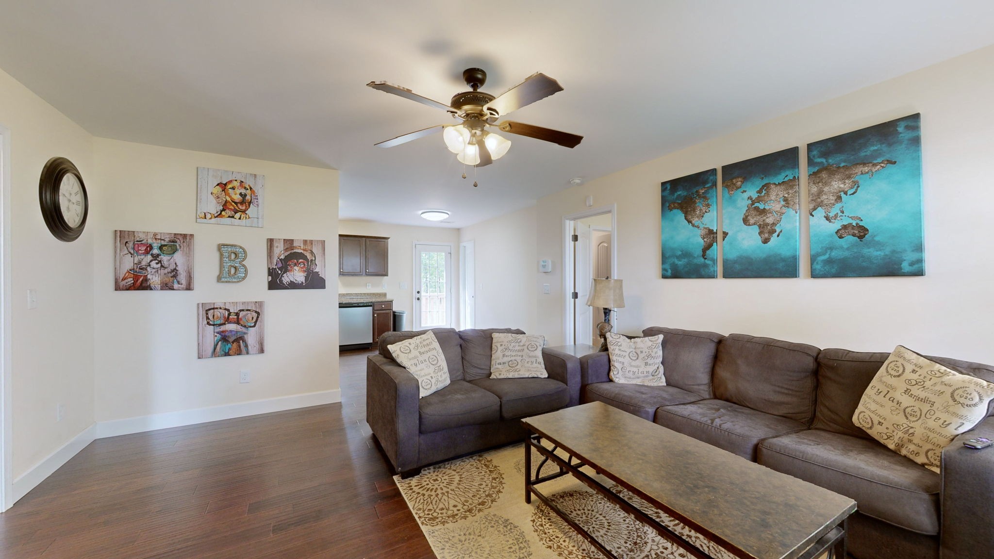 Listing photo id 5 for 2153 28th Lane