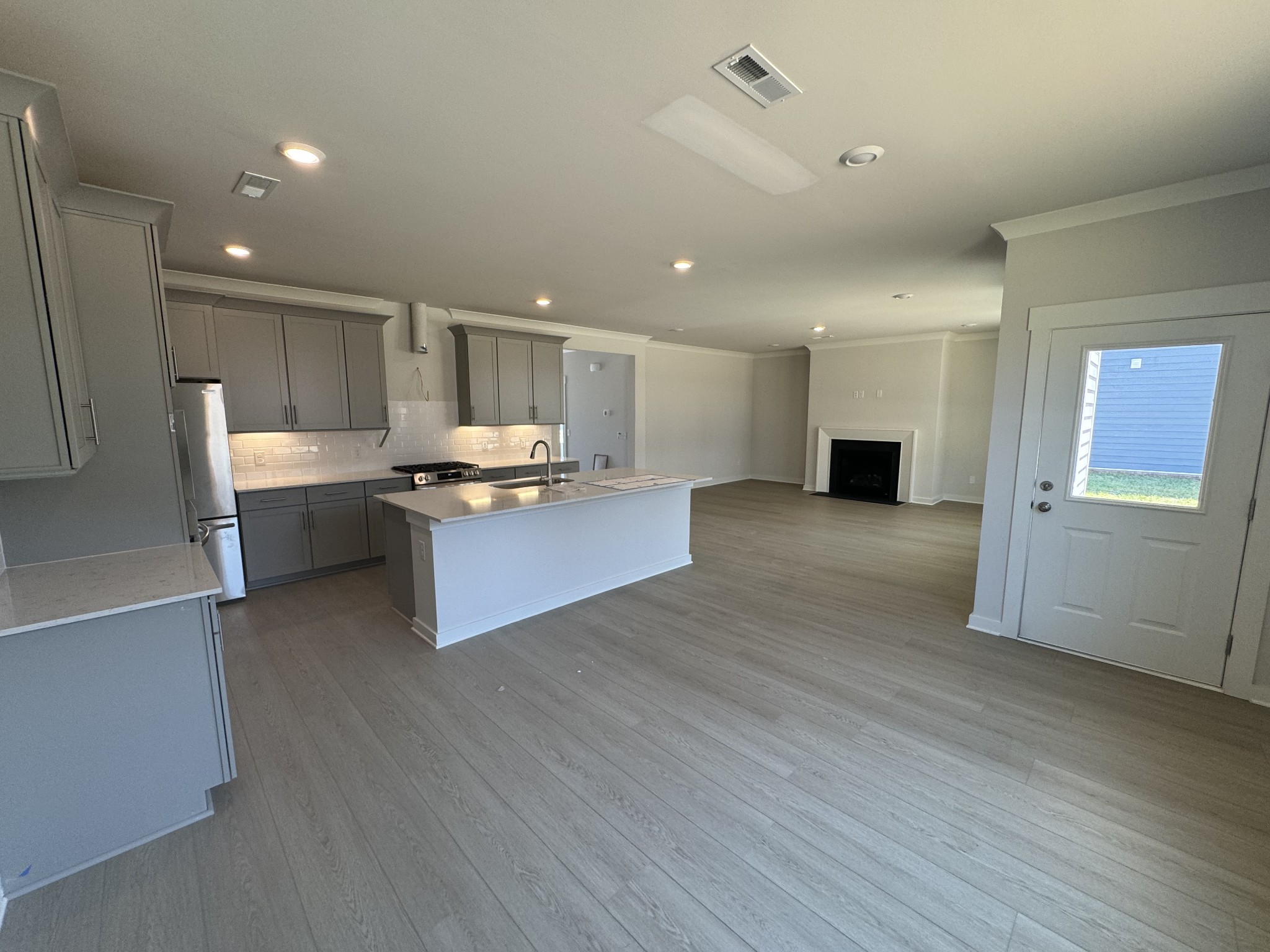 Image 3 of 36 For 2475 7th Avenue