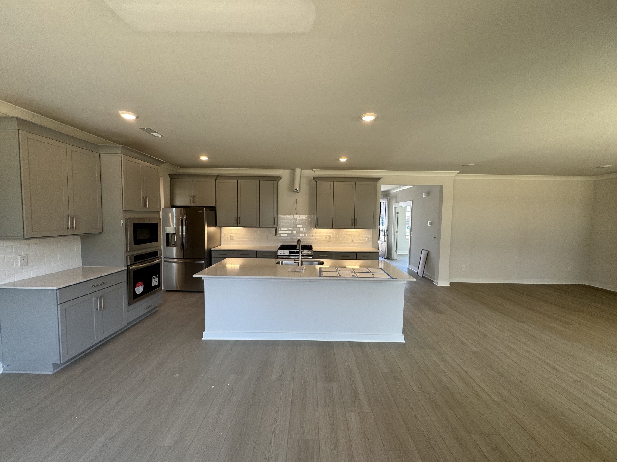 Image 4 of 36 For 2475 7th Avenue
