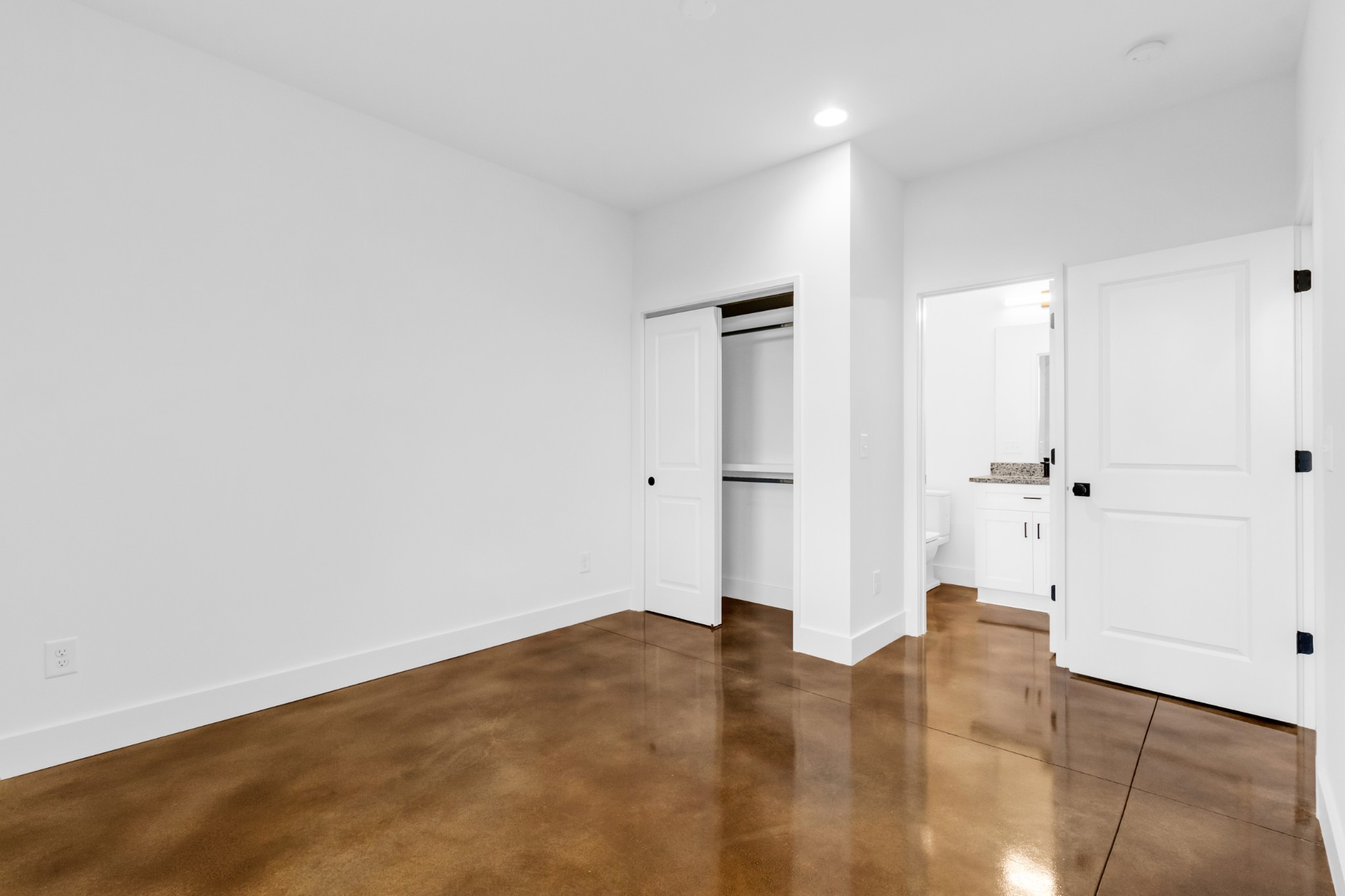 Image 10 of 54 For 5306 Comstock Place