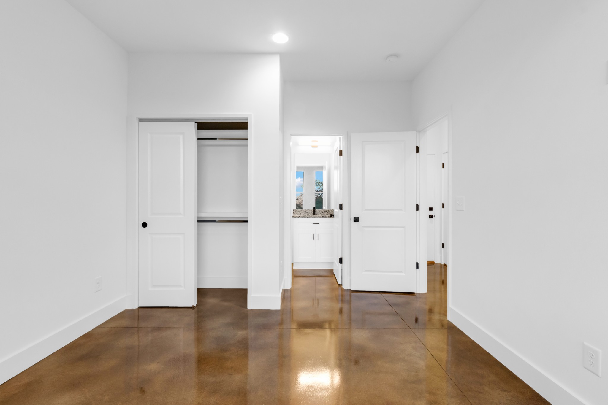 Image 11 of 54 For 5306 Comstock Place