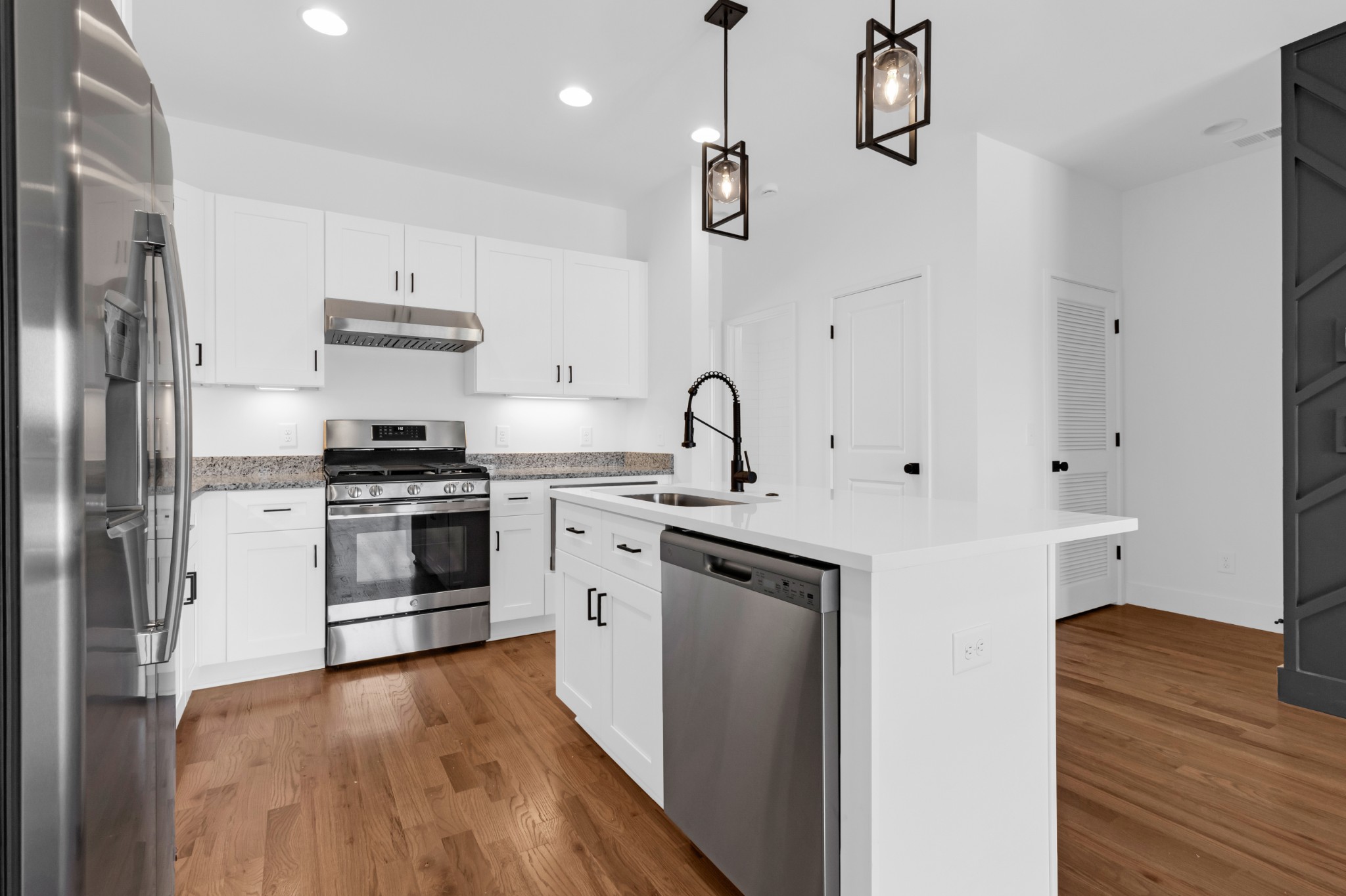 Image 20 of 54 For 5306 Comstock Place