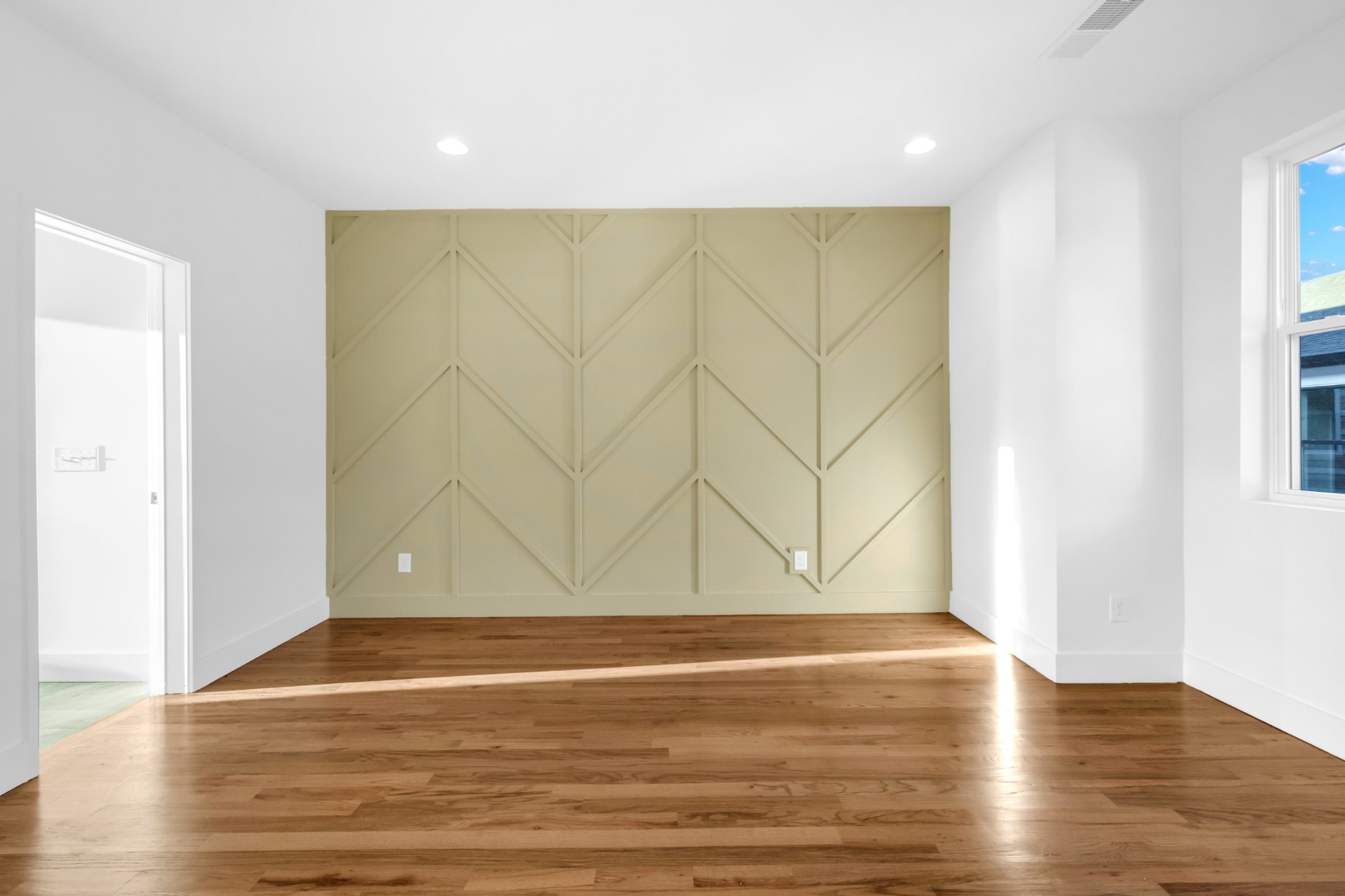 Image 31 of 54 For 5306 Comstock Place