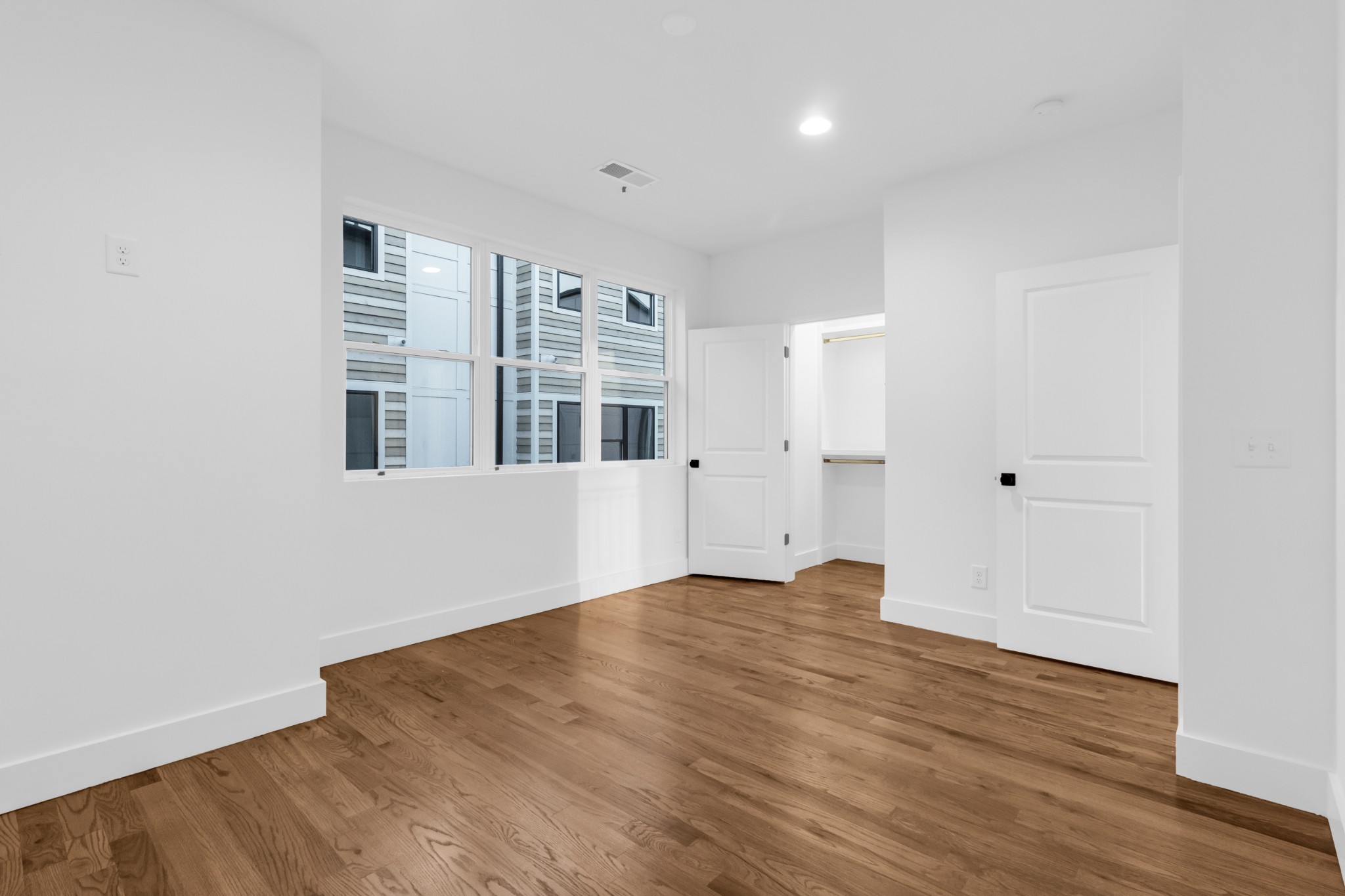 Image 41 of 54 For 5306 Comstock Place