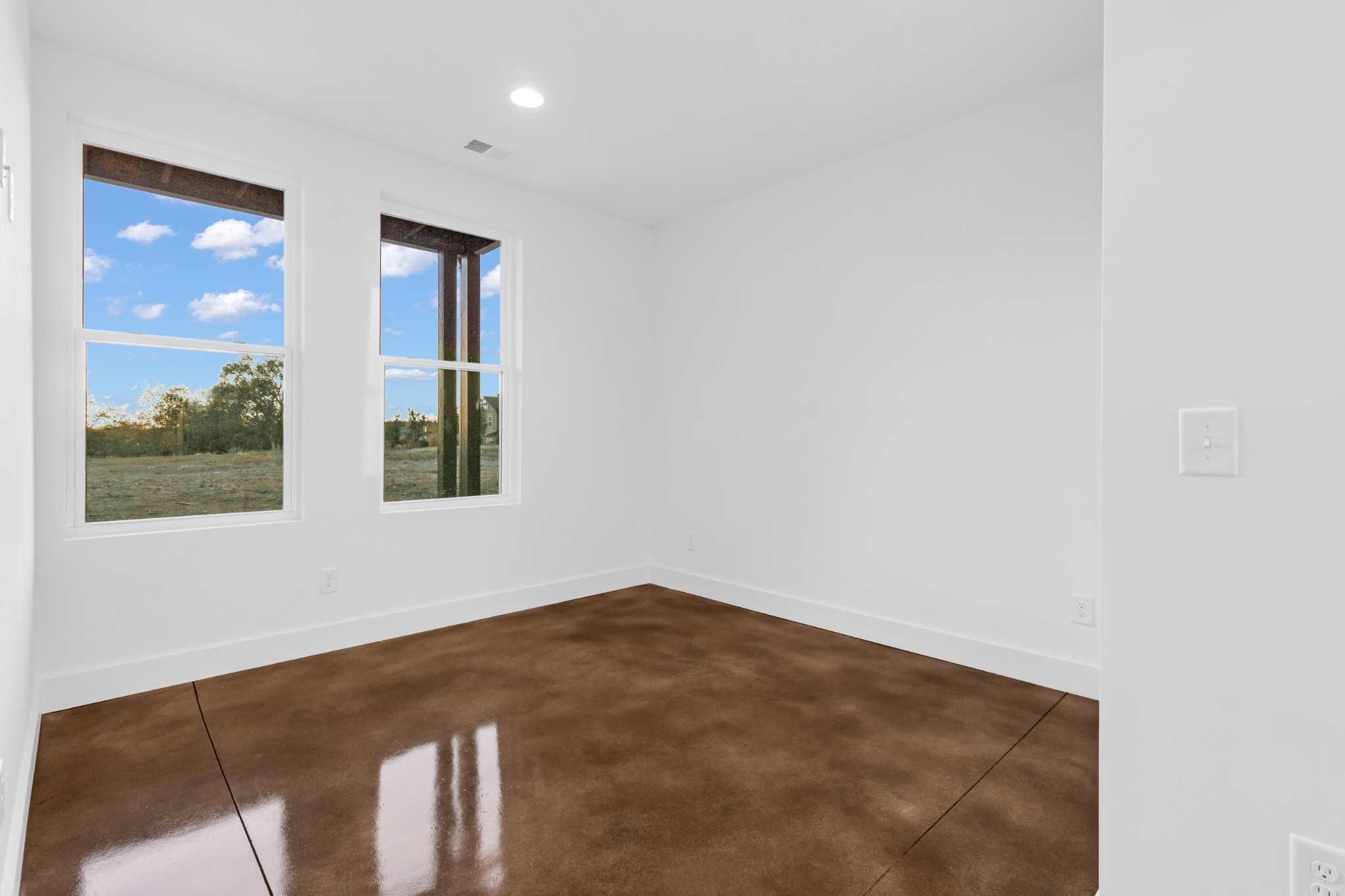 Image 9 of 54 For 5306 Comstock Place