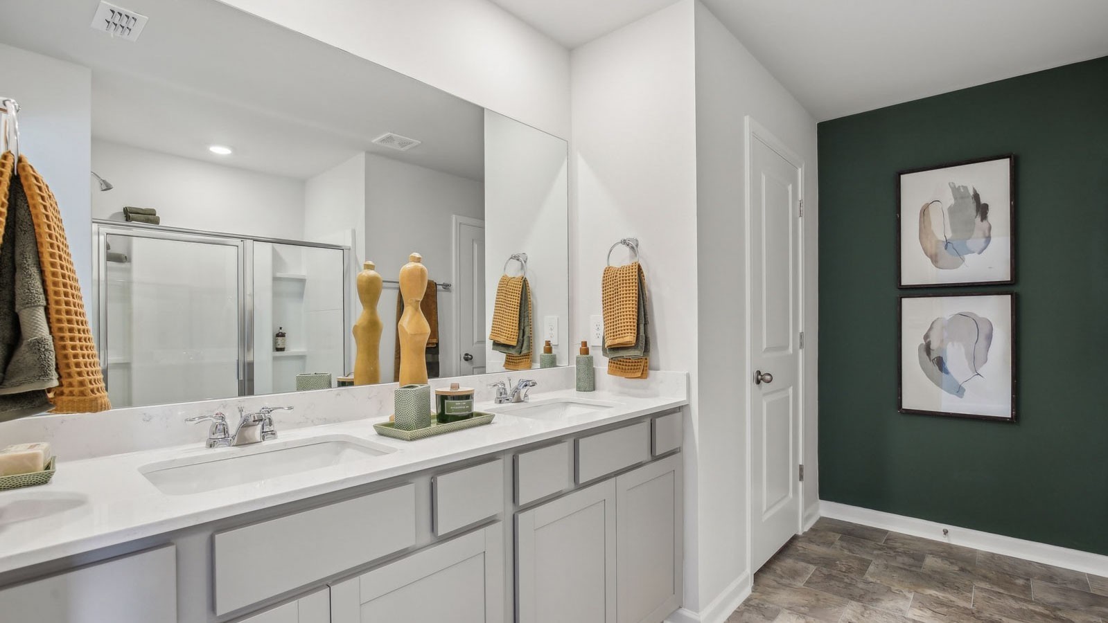 Image 18 of 21 For 13201 Sandalwood Drive 201
