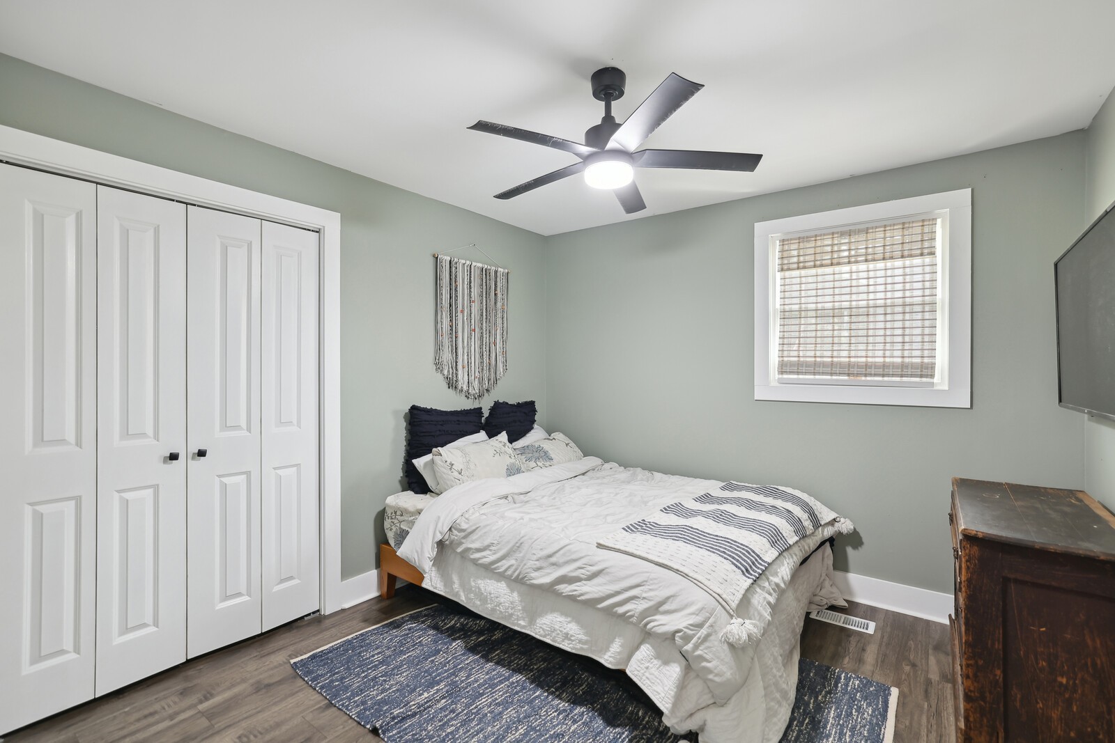 Image 10 of 27 For 4943 81st Street