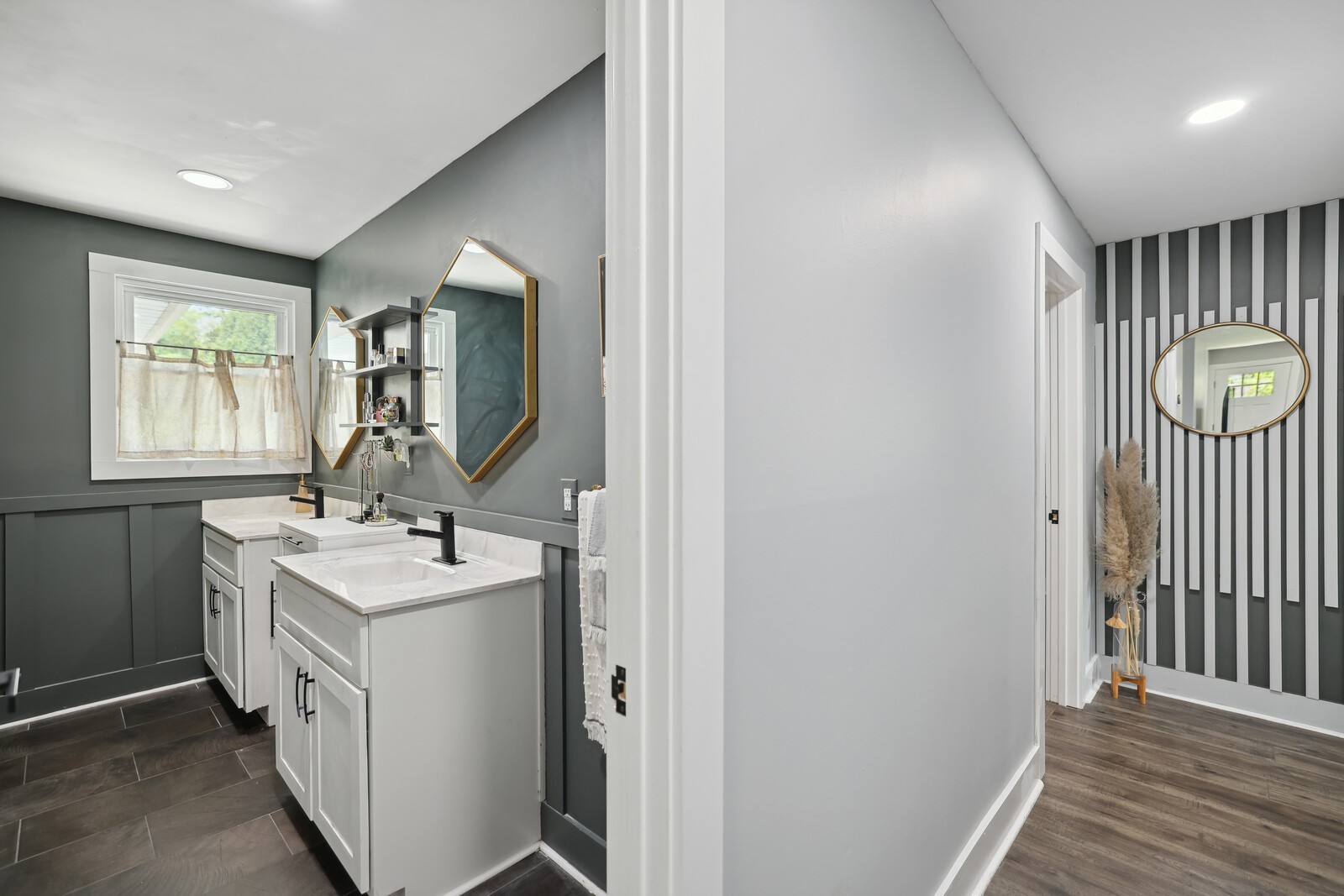 Image 11 of 27 For 4943 81st Street