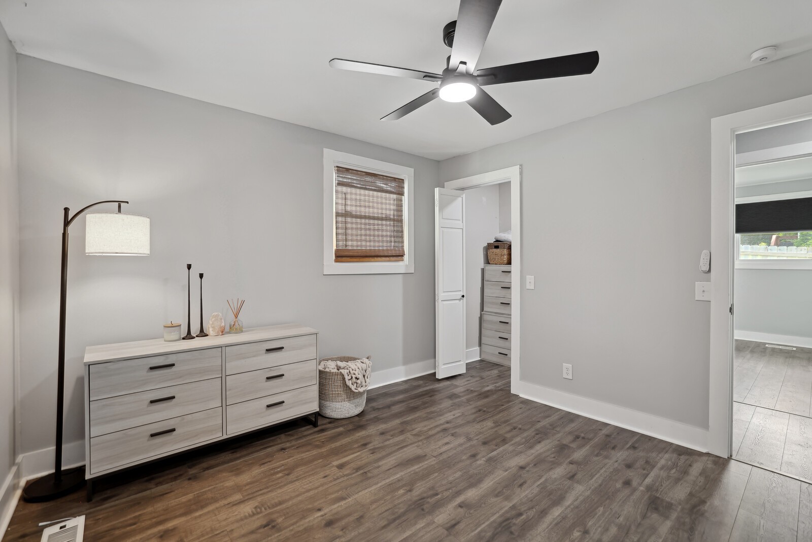 Image 17 of 27 For 4943 81st Street