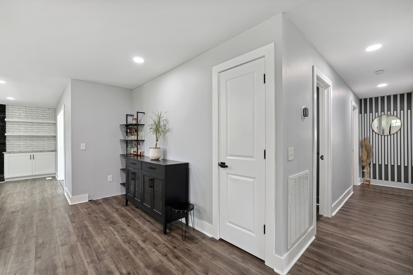 Image 20 of 27 For 4943 81st Street