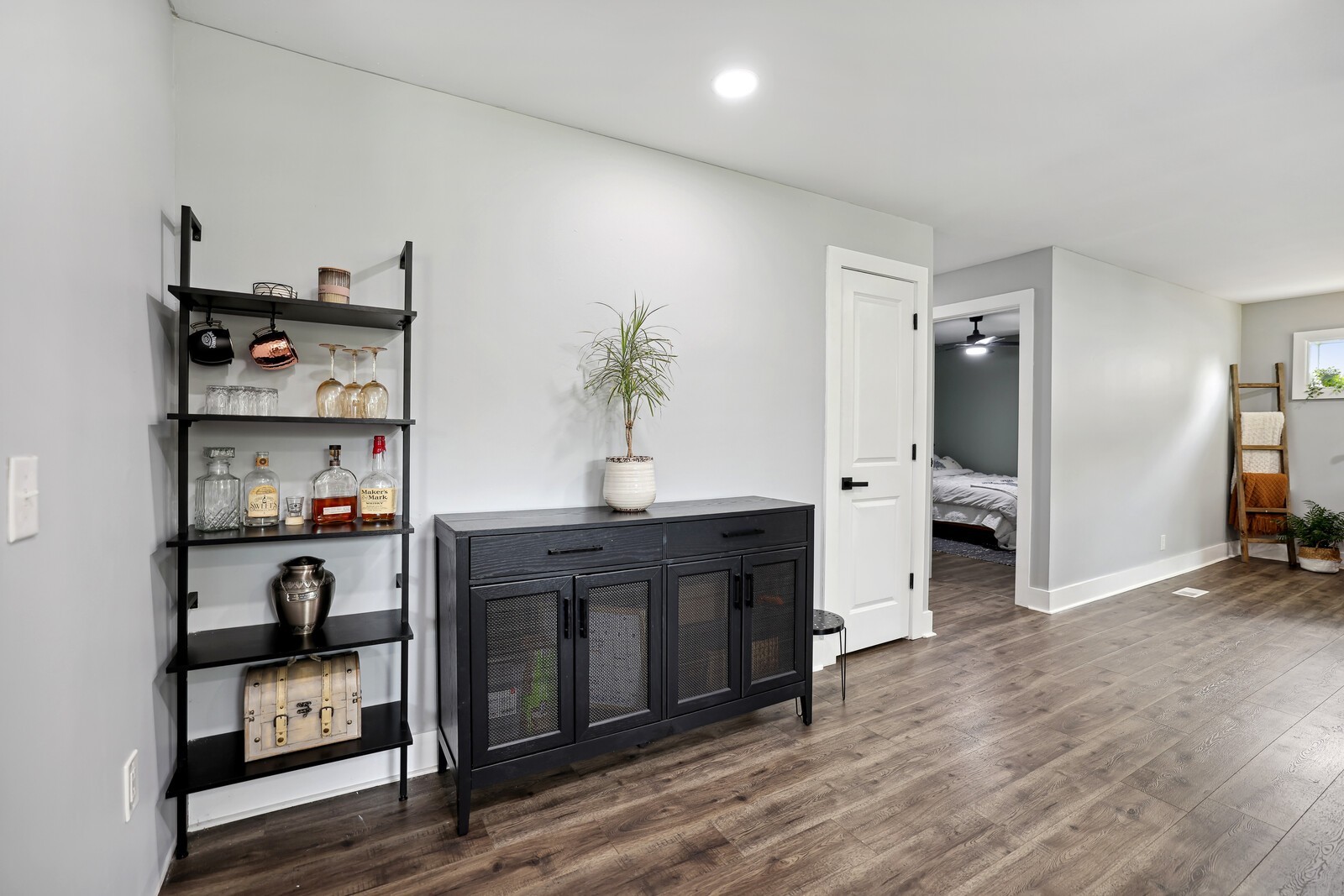 Image 21 of 27 For 4943 81st Street