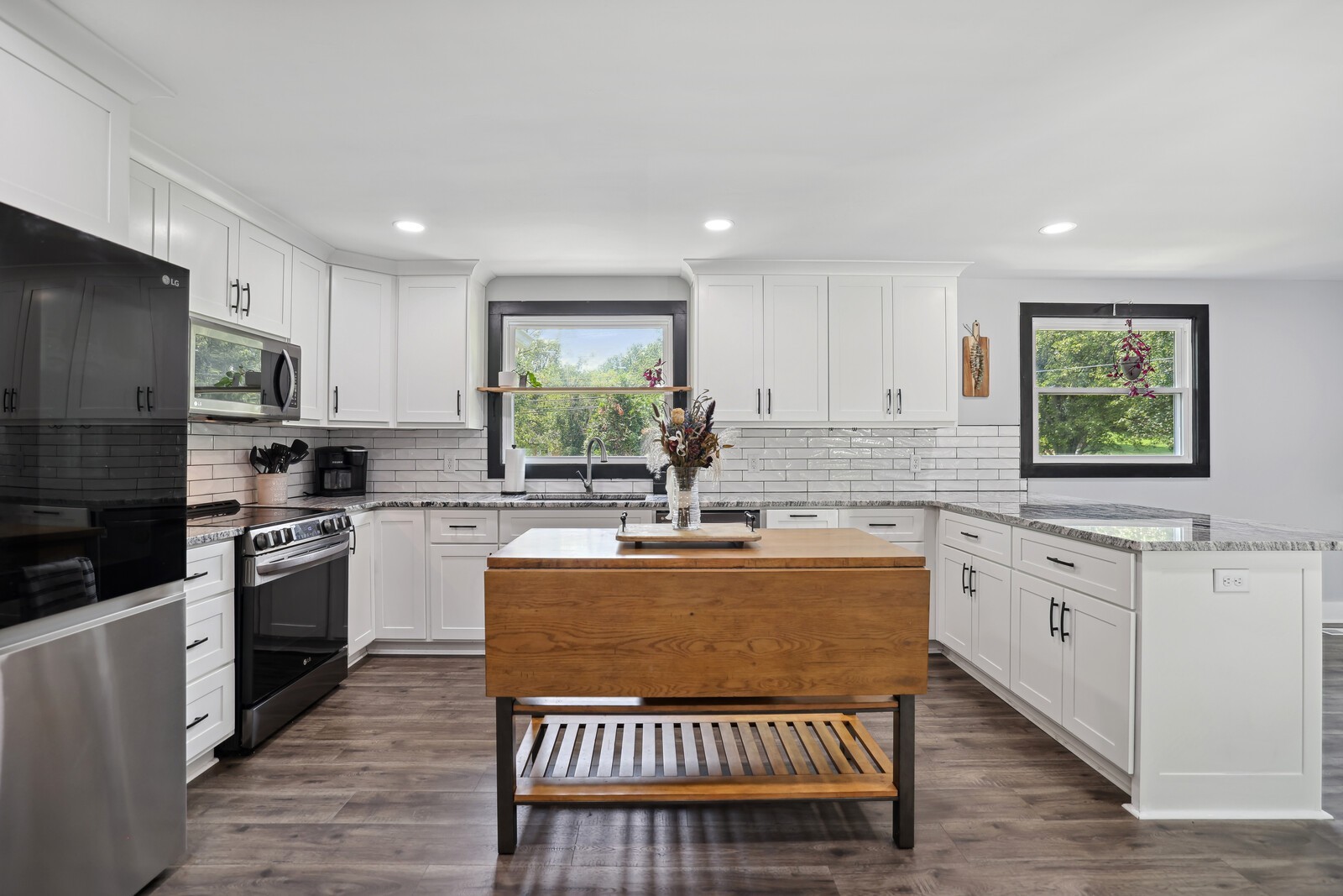 Image 23 of 27 For 4943 81st Street