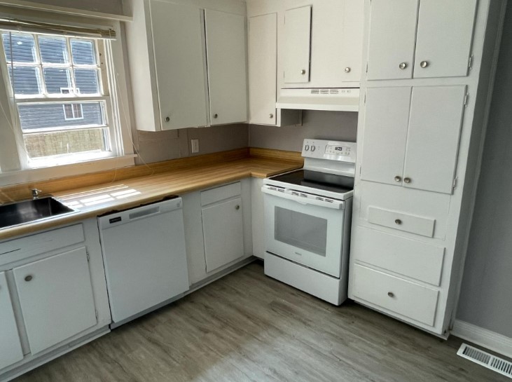 Image 8 of 31 For 4812 12th Place