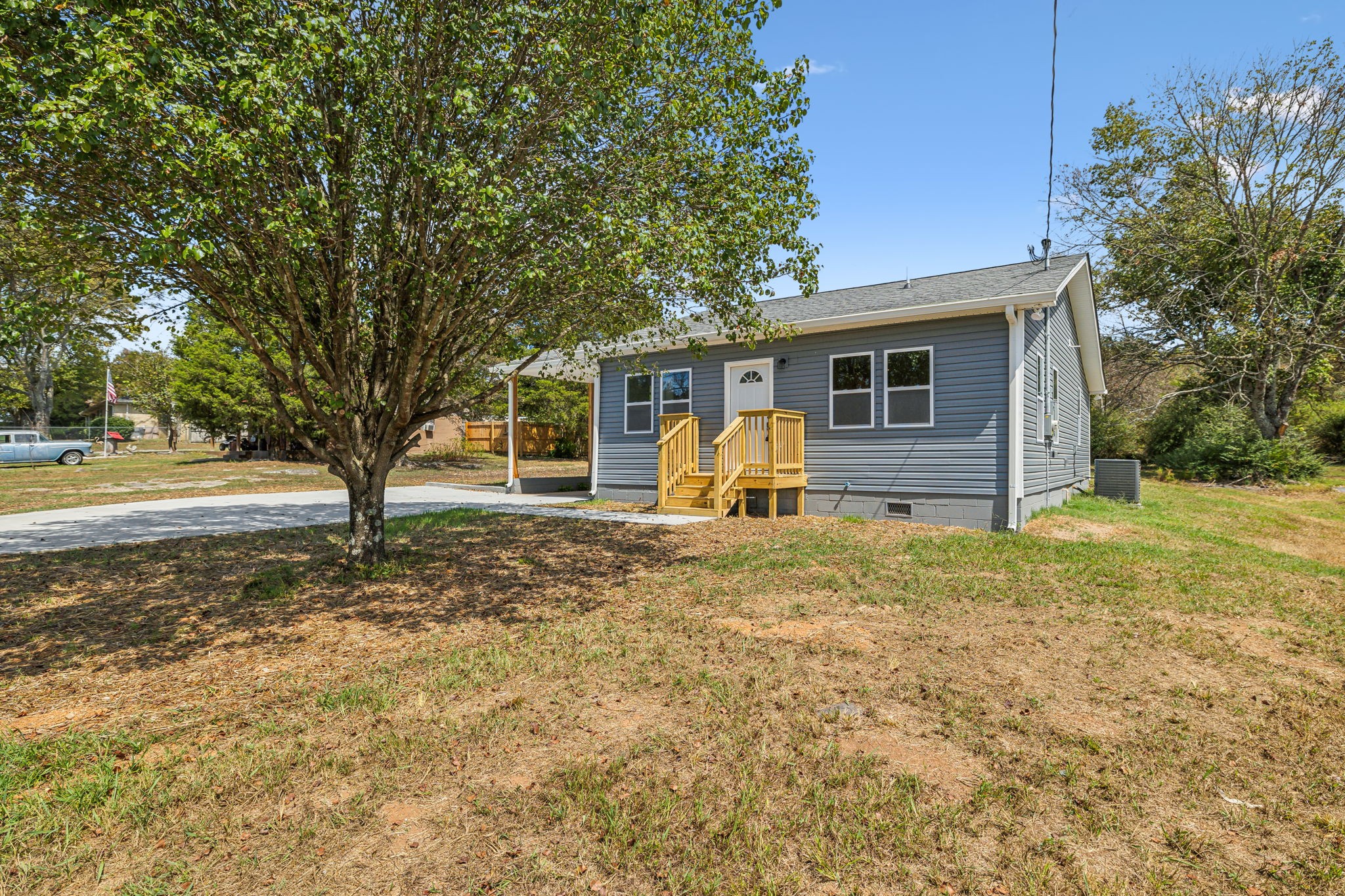 Image 2 of 65 For 9891 138th Loop