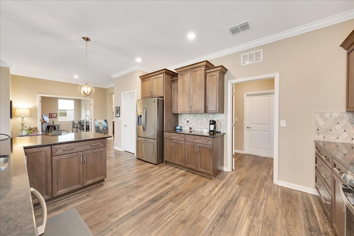 Image 18 of 50 For 7750 87th Avenue