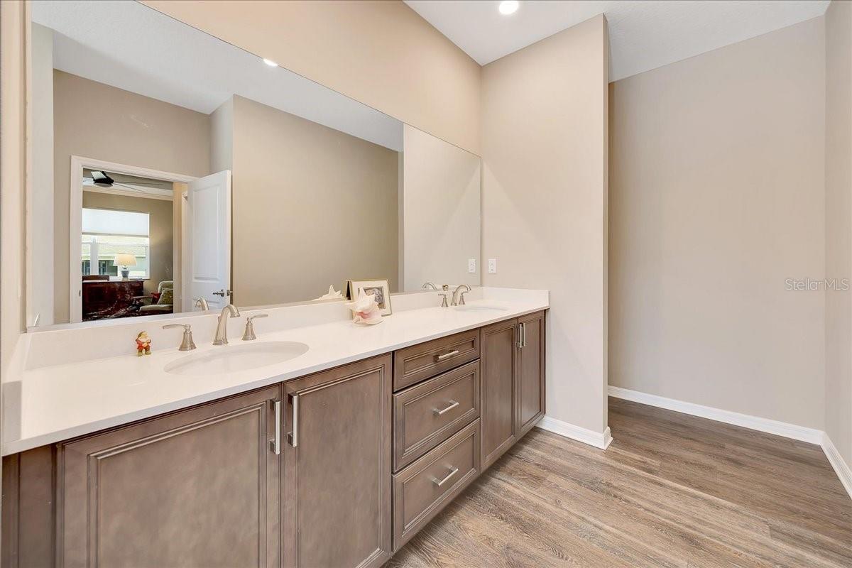 Image 36 of 50 For 7750 87th Avenue