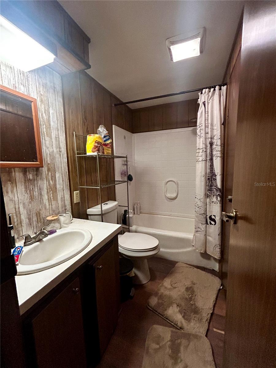 Image 10 of 21 For 8303 Dunnellon Road