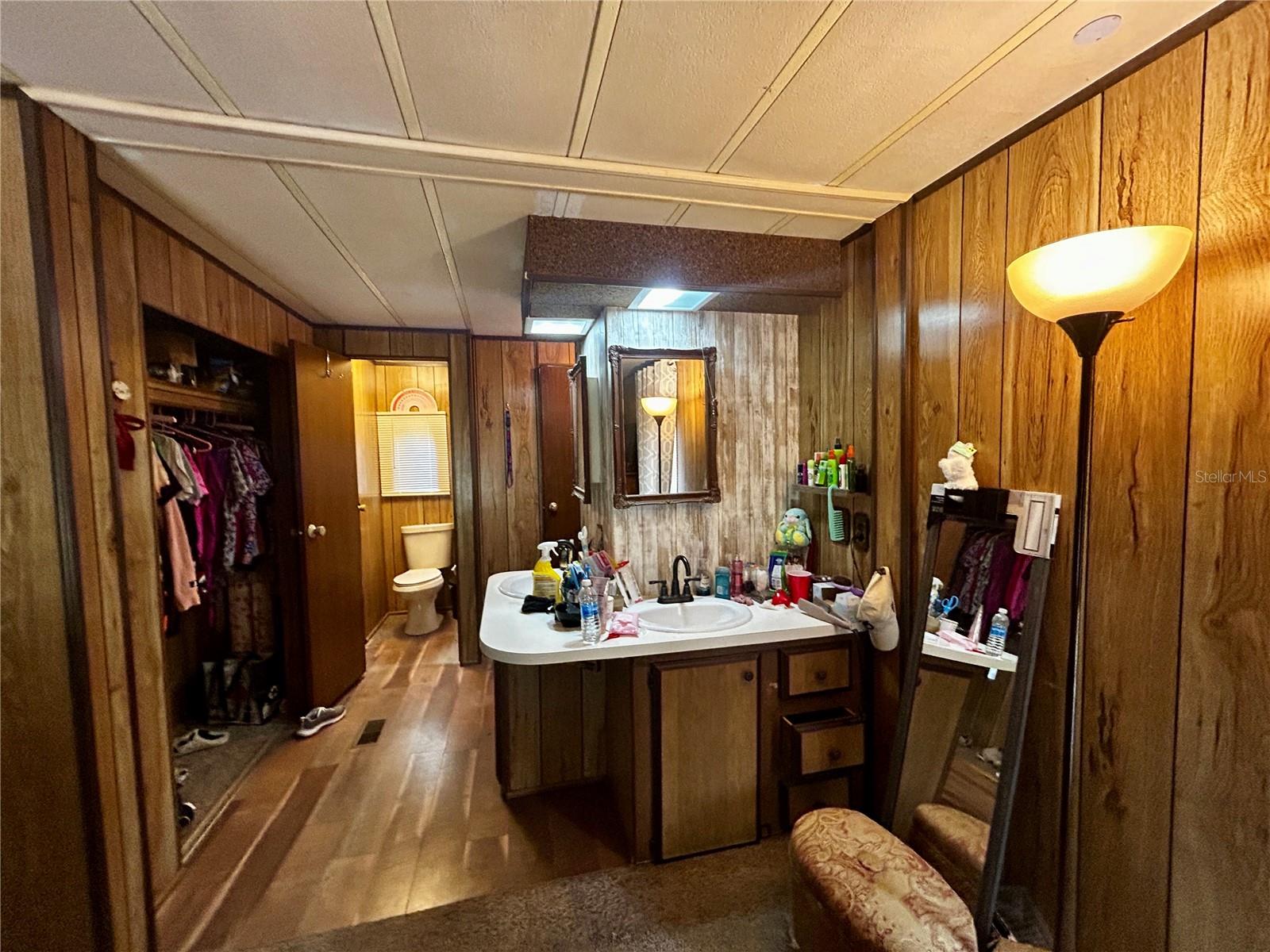 Image 12 of 21 For 8303 Dunnellon Road