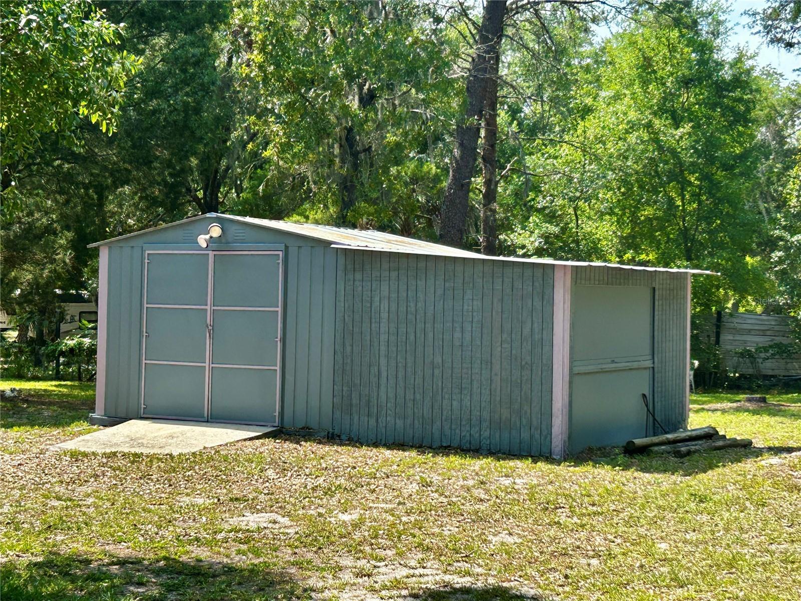 Image 17 of 21 For 8303 Dunnellon Road